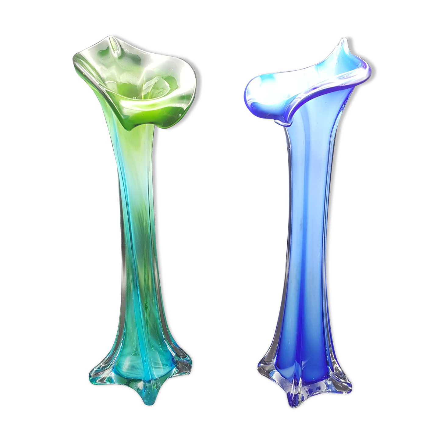 Paire de vases en verre soufflé soliflore vert et bleu