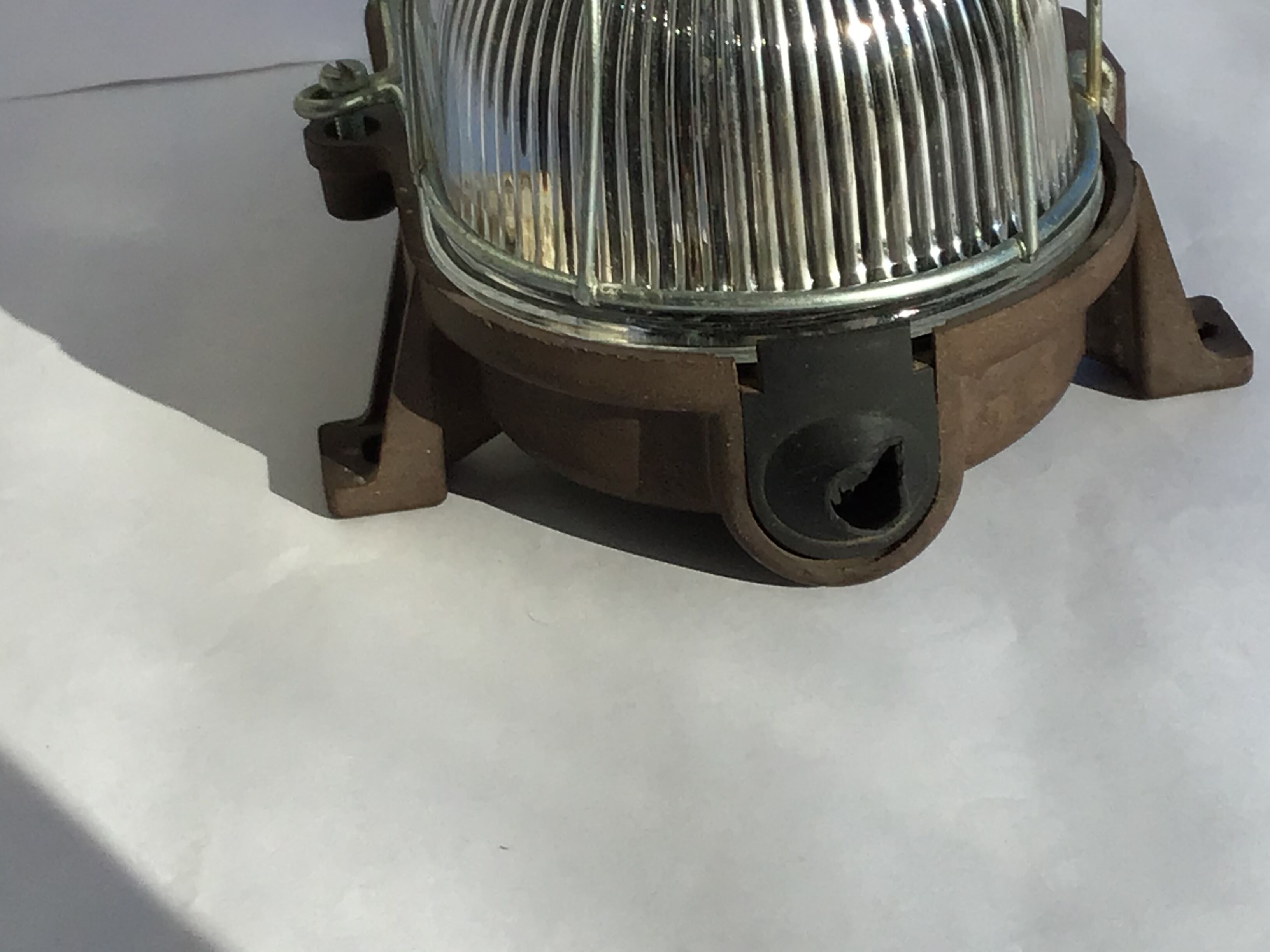 Industrial sconce hublot oval bakelite base