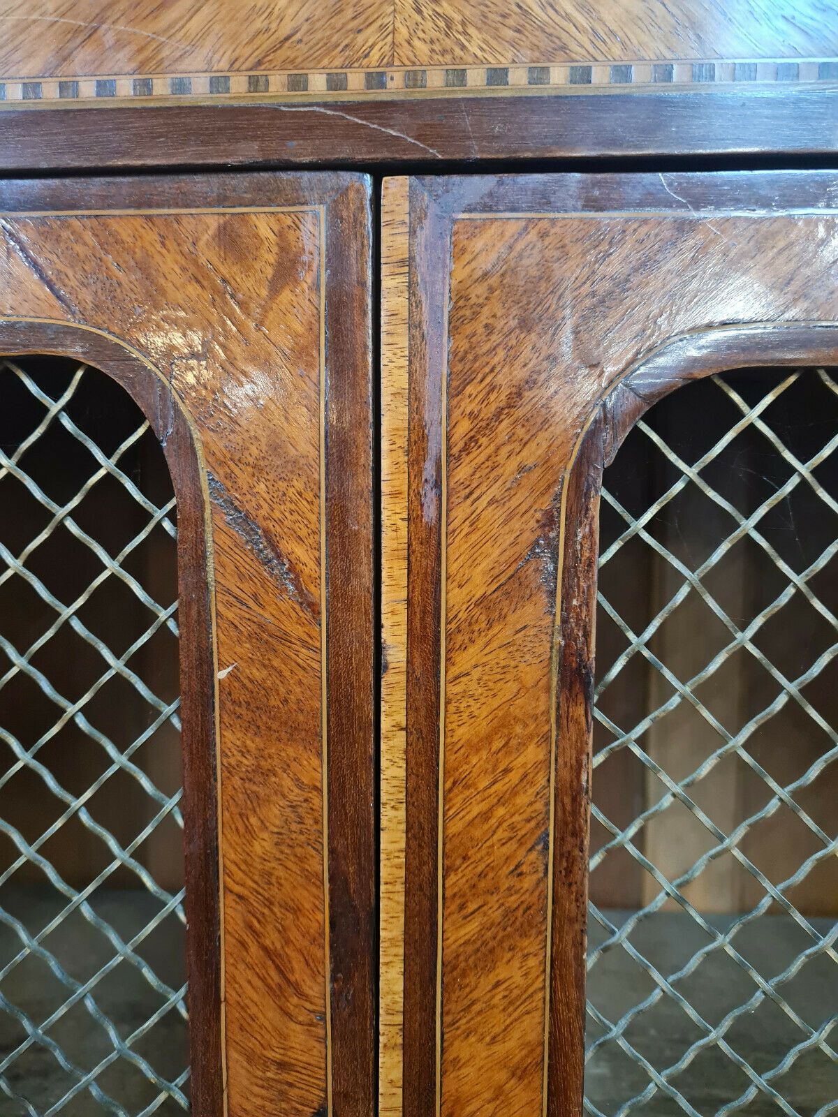 Louis XVI library in precious wood markers around 1850
