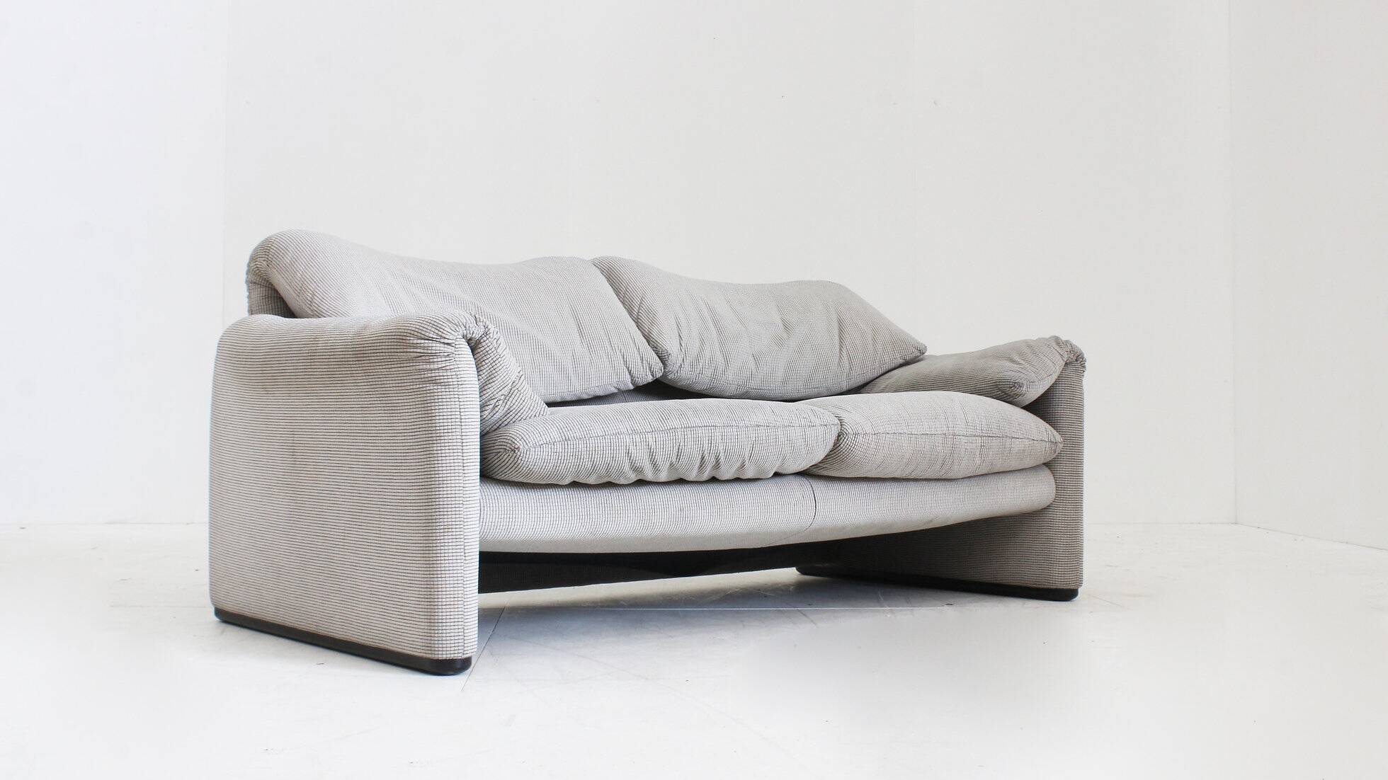 Vintage Cassina Maralunga 2 seater sofa Vico Magistretti