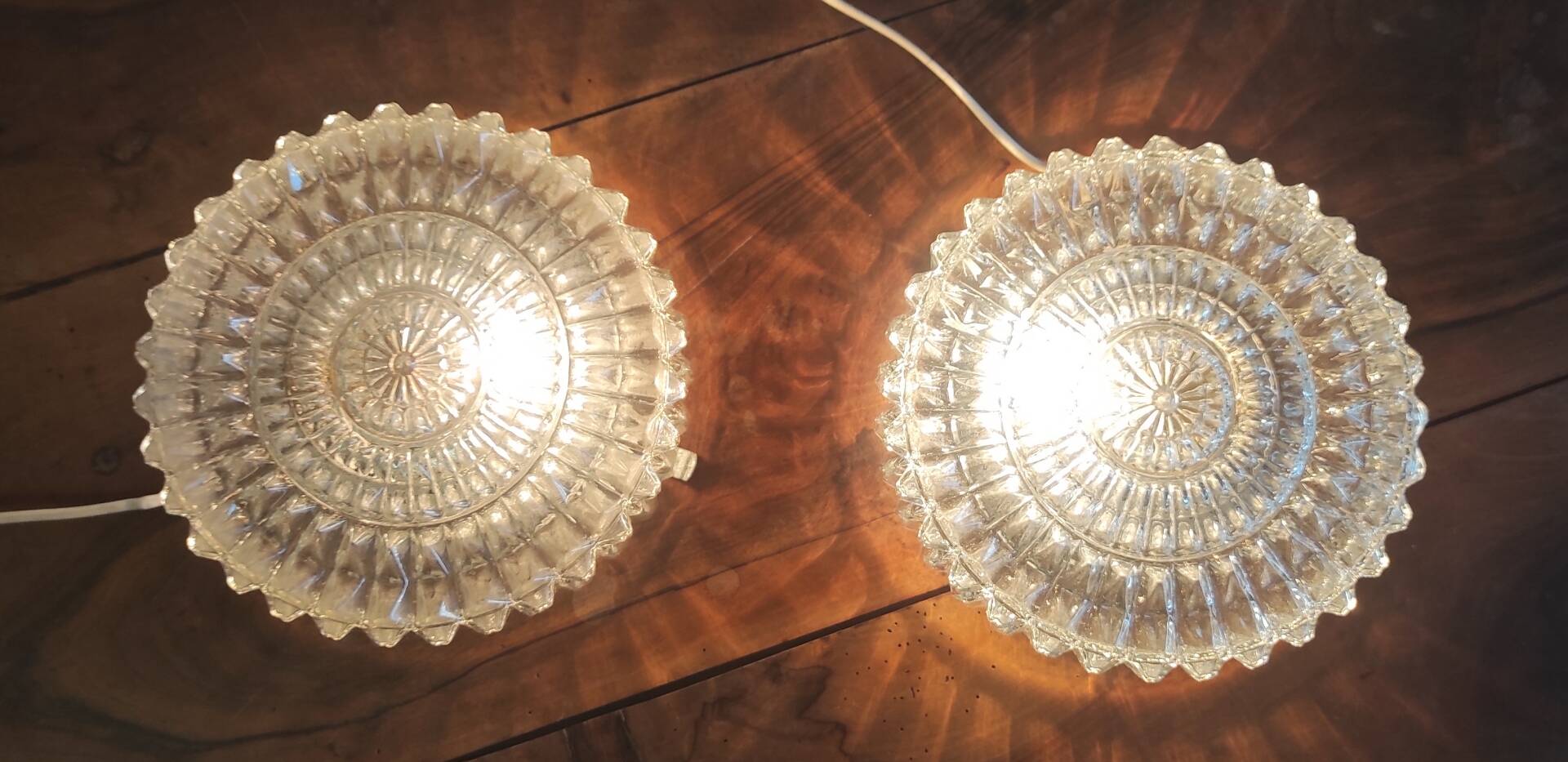 Ceiling light or wall light in moulded glass - 70s