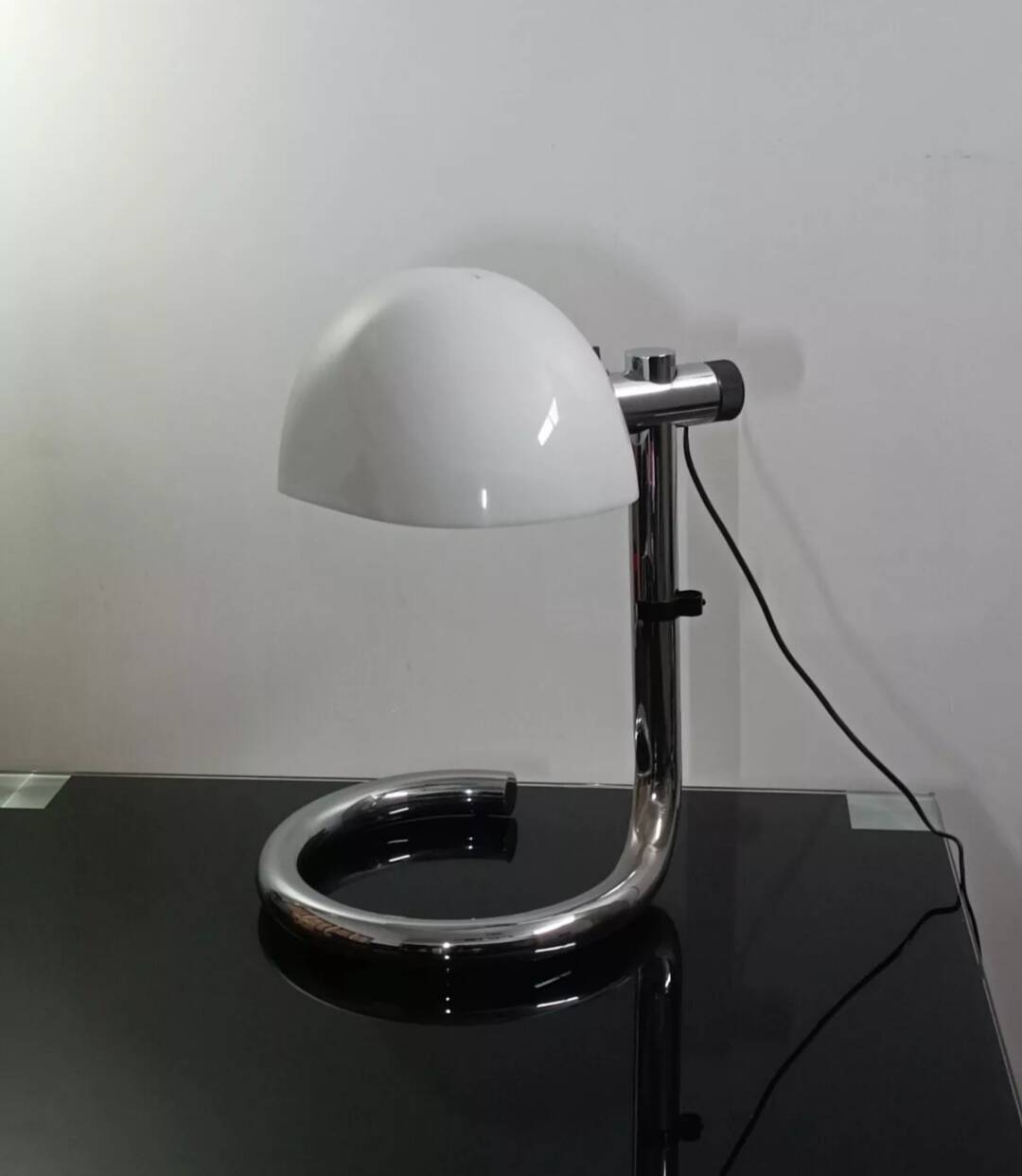 Importante lampe design par Metalarte 1970s