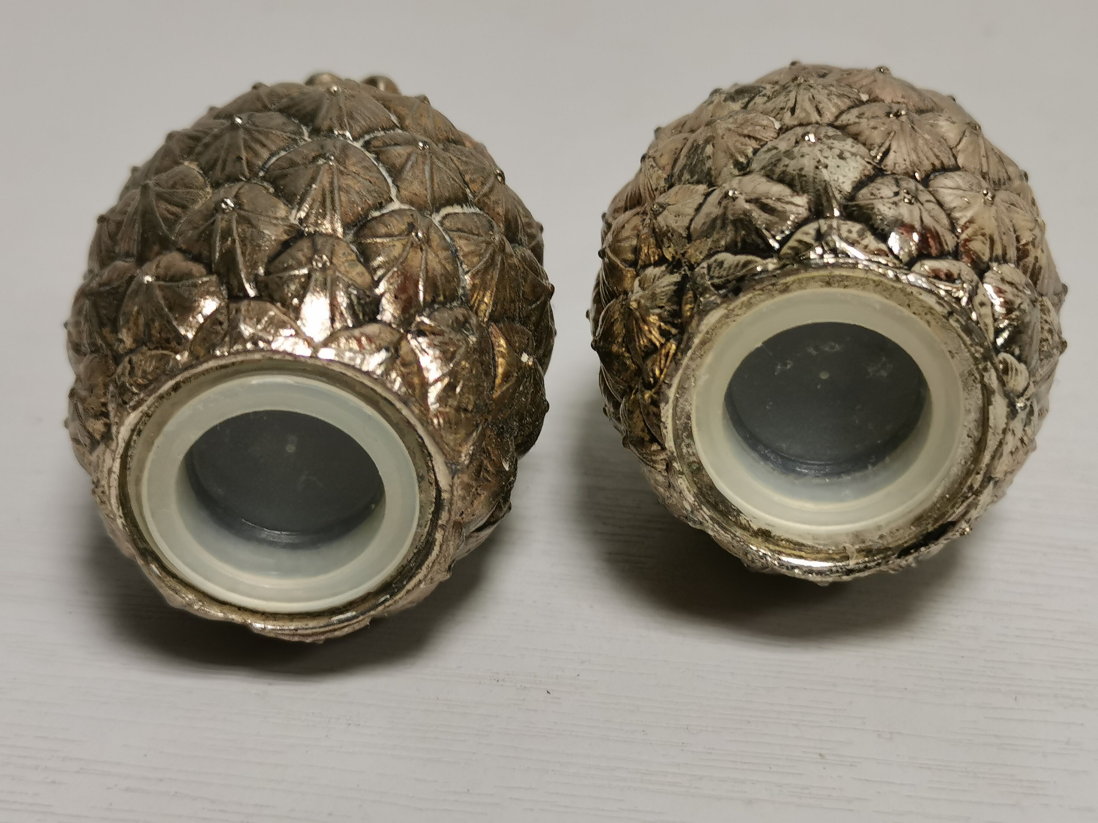 Salière et poivrière vintage en forme d'ananas