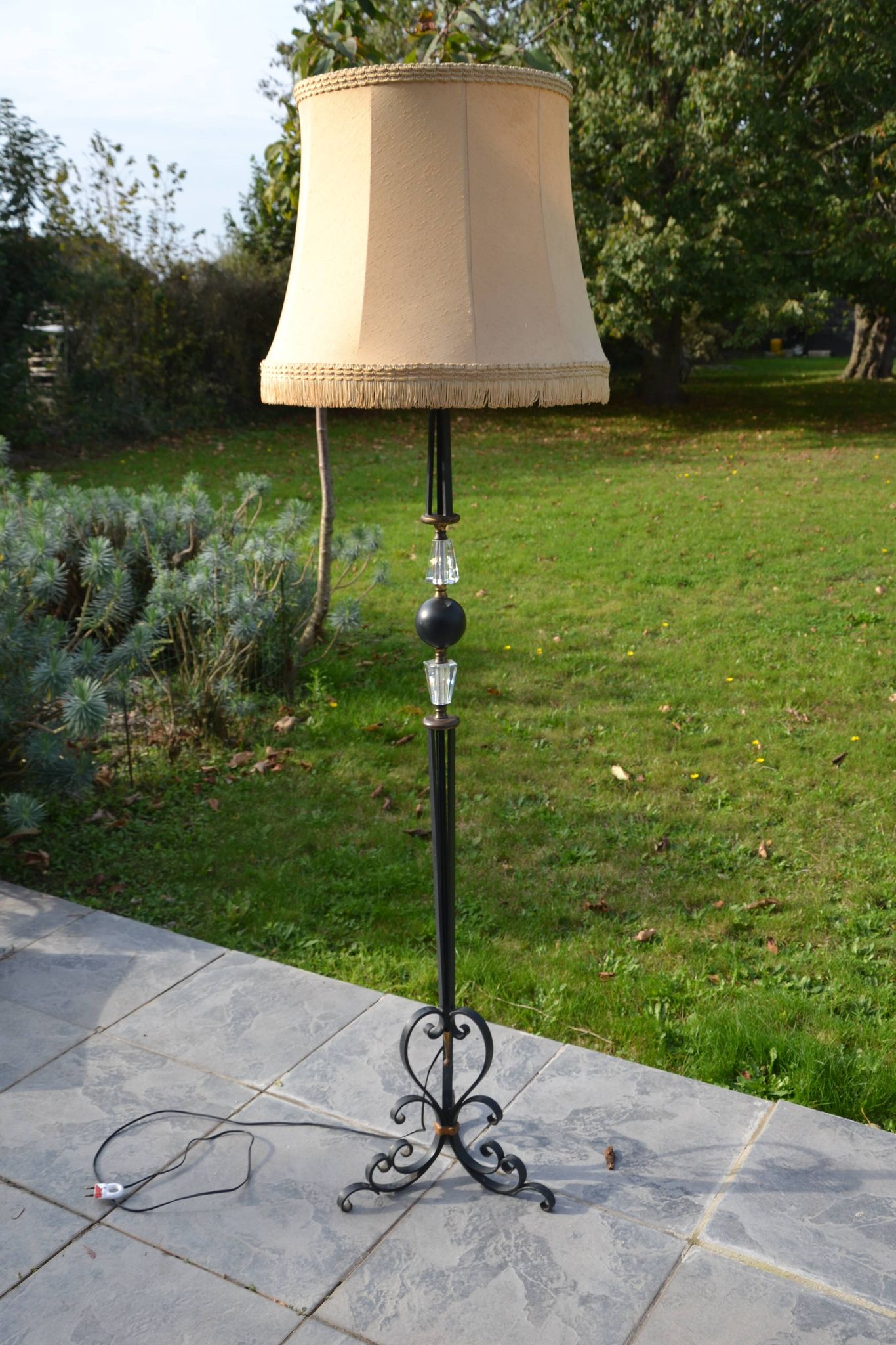 Vintage Sèvres crystal and wrought iron floor lamp from the 1950s