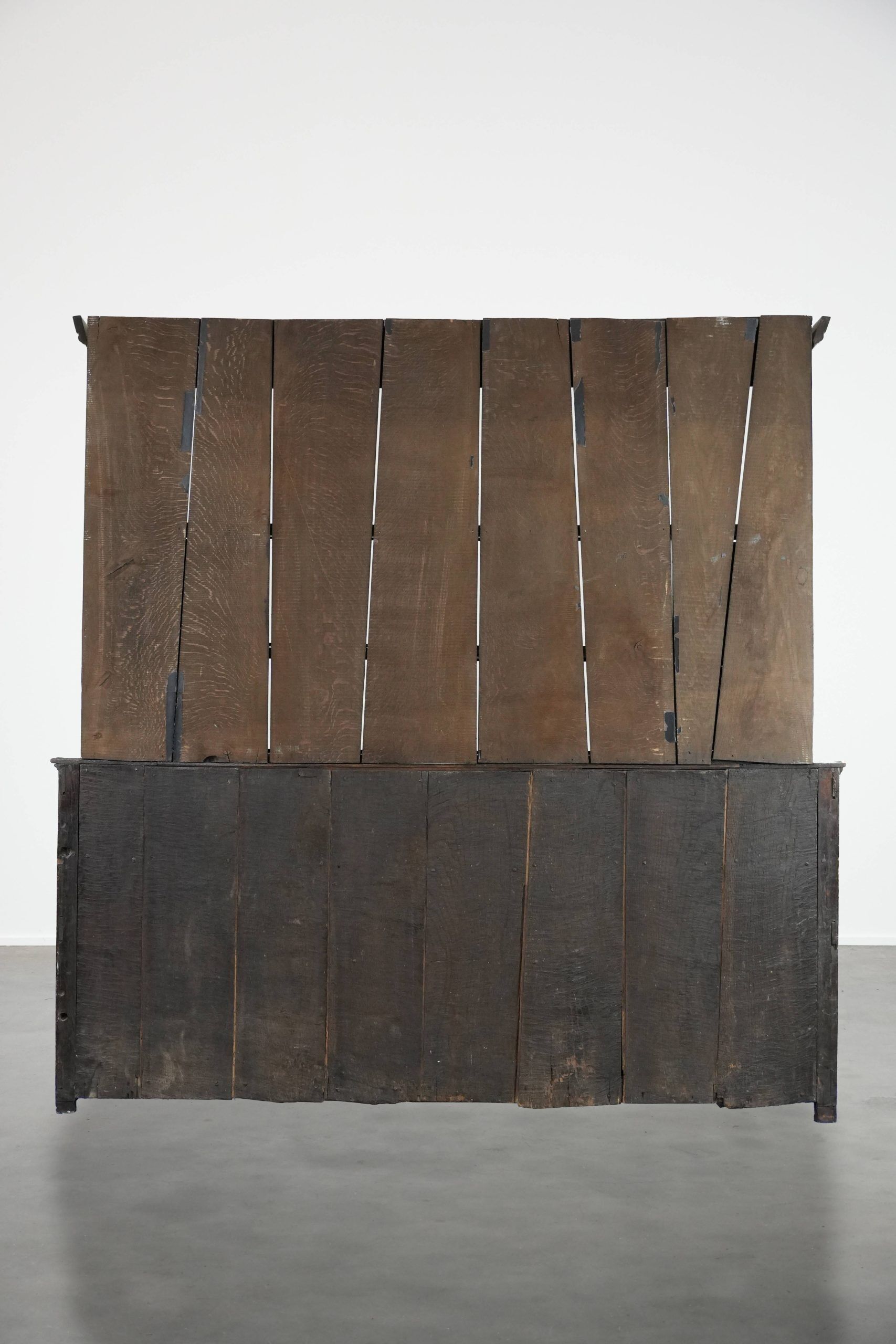 Large English antique oak kitchen cabinet / dresser from the 18th century