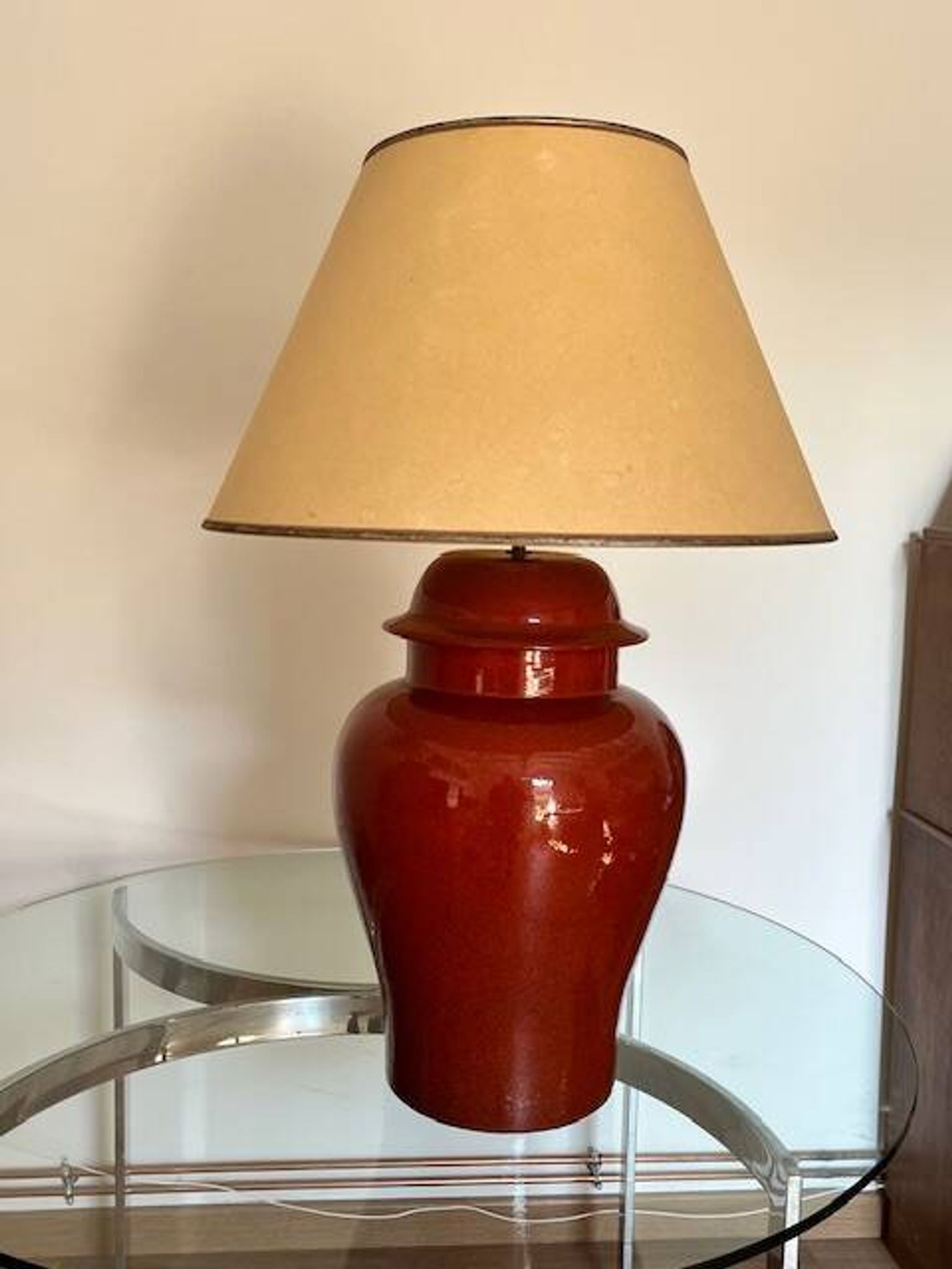 Lampe à poser en céramique rouge