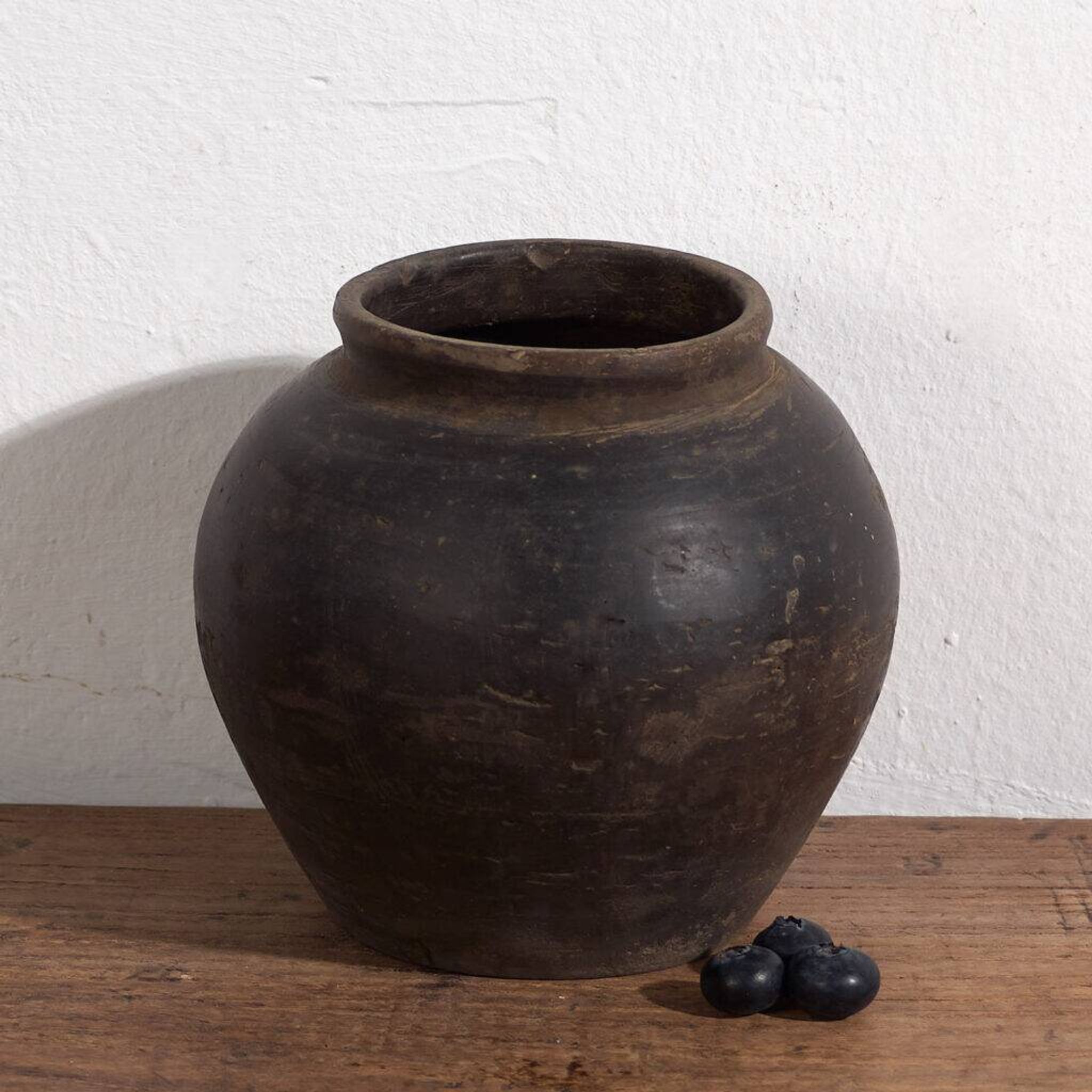 Small antique vase in dark tones (c.1900) #16