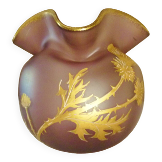 Vase forme de bourse, verre soufflé violet et chardons doré à l'or, Legras, art nouveau