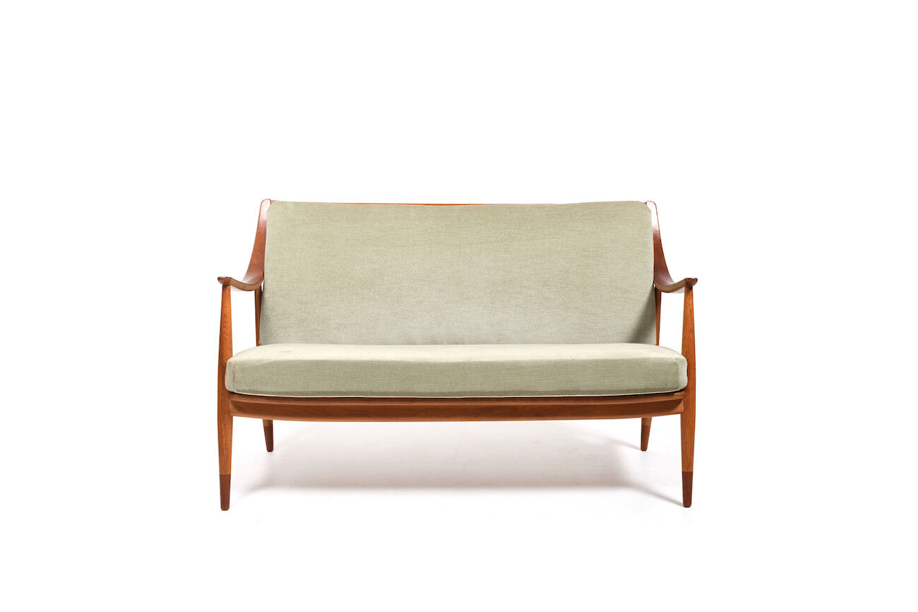 FD-146 Sofa by Orla Mølgaard and Peter Hvidt