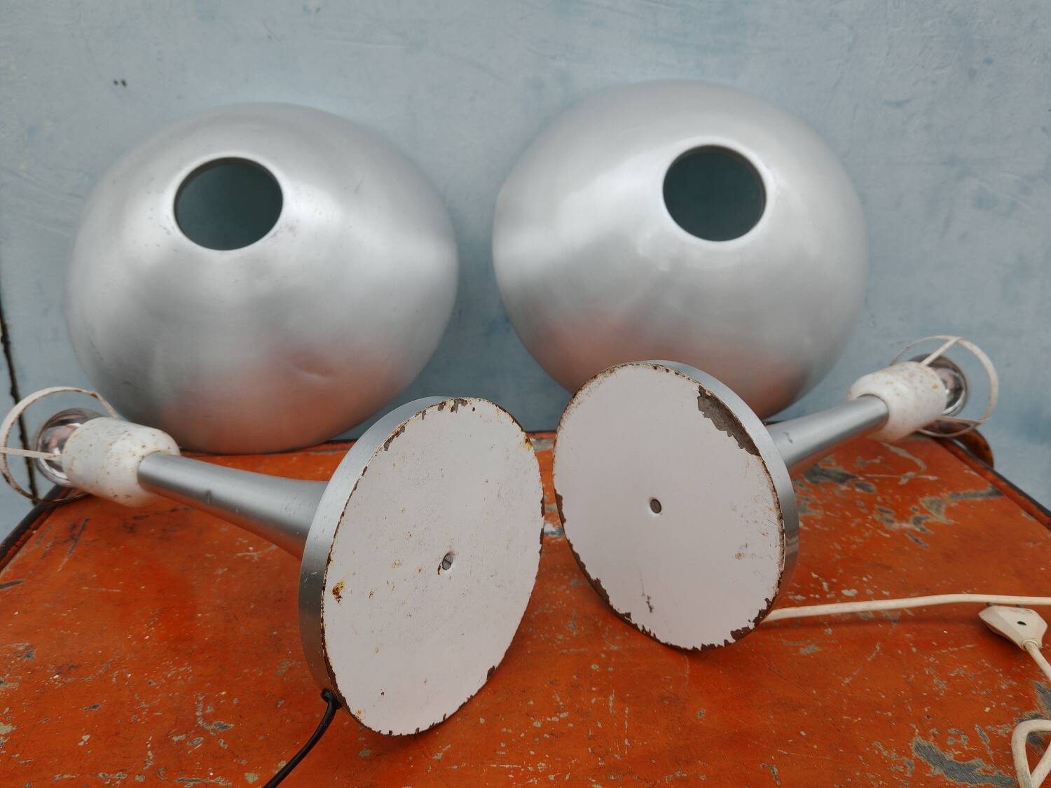 Pair of Philips aluminum mushroom lamps 70'
