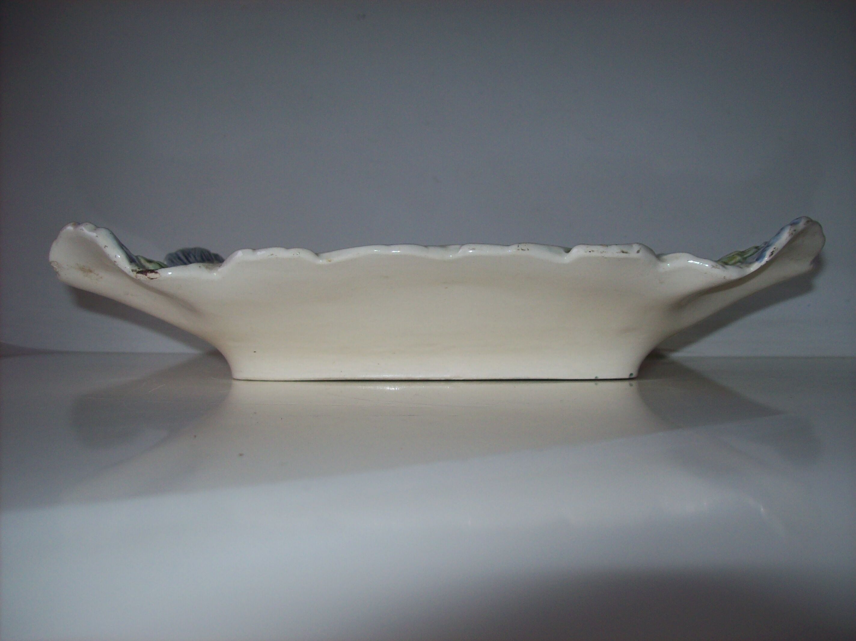 Asparagus dish and its drain