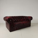 Red Chesterfield 2-seater sofa – oxblood leather