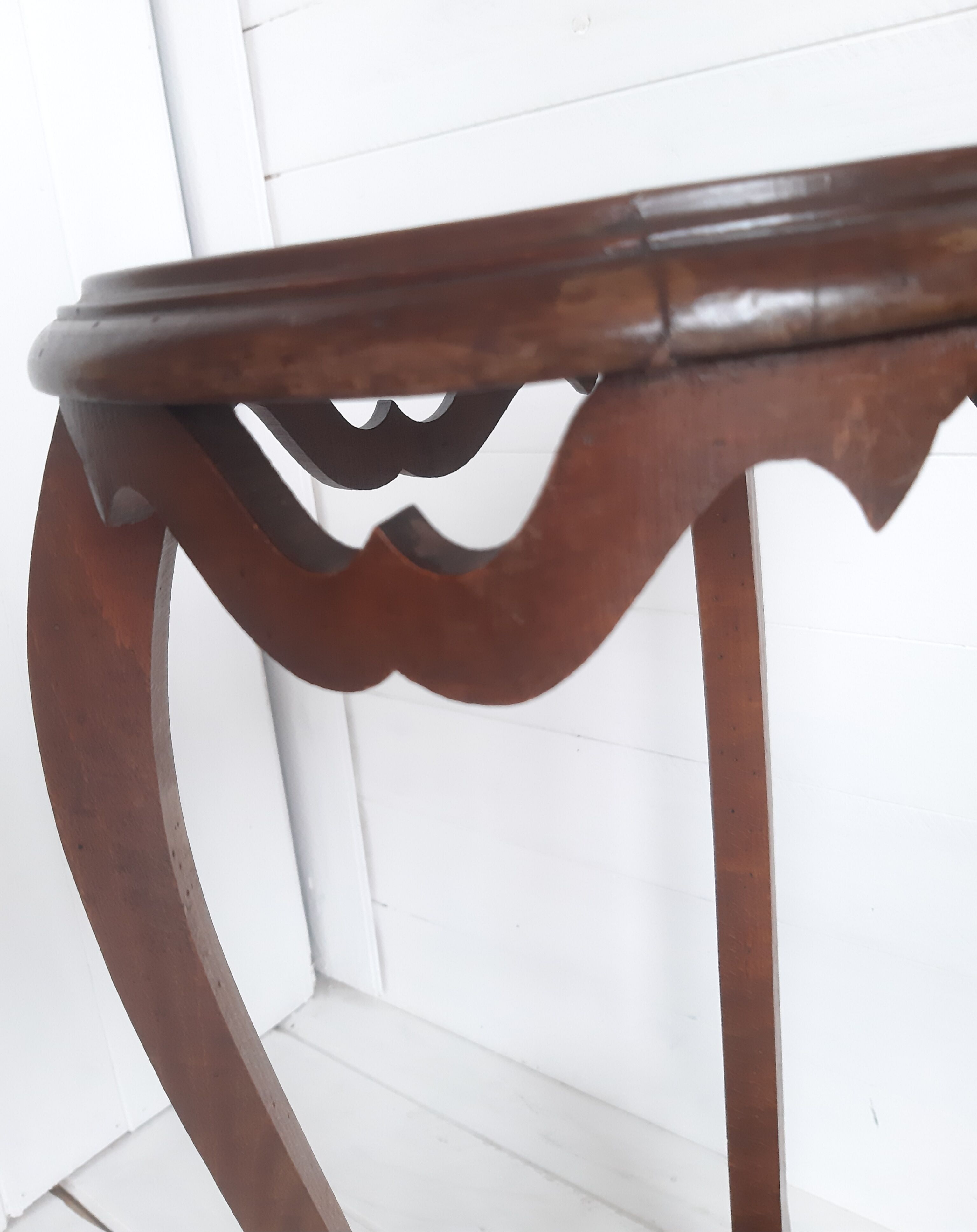 Pedestal table console plant holder