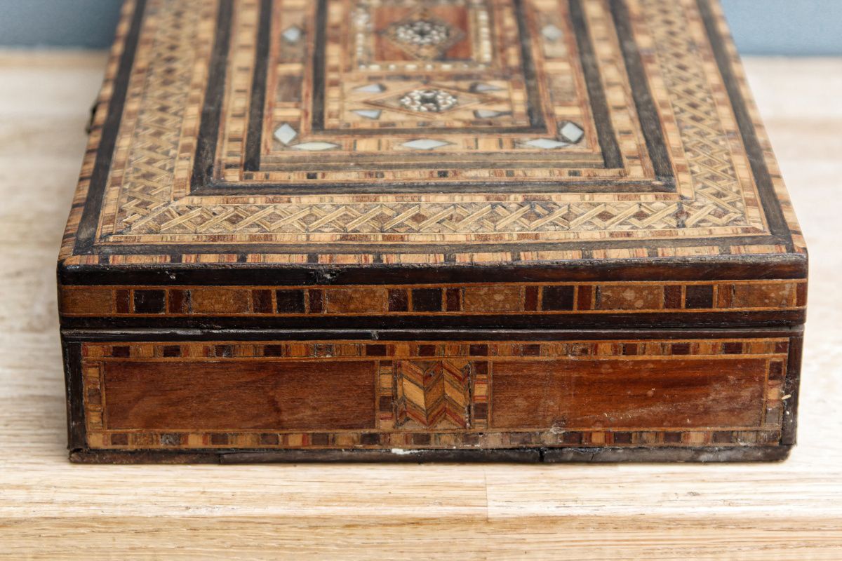 BOX XIXth in wood marquetry and mother-of-pearl