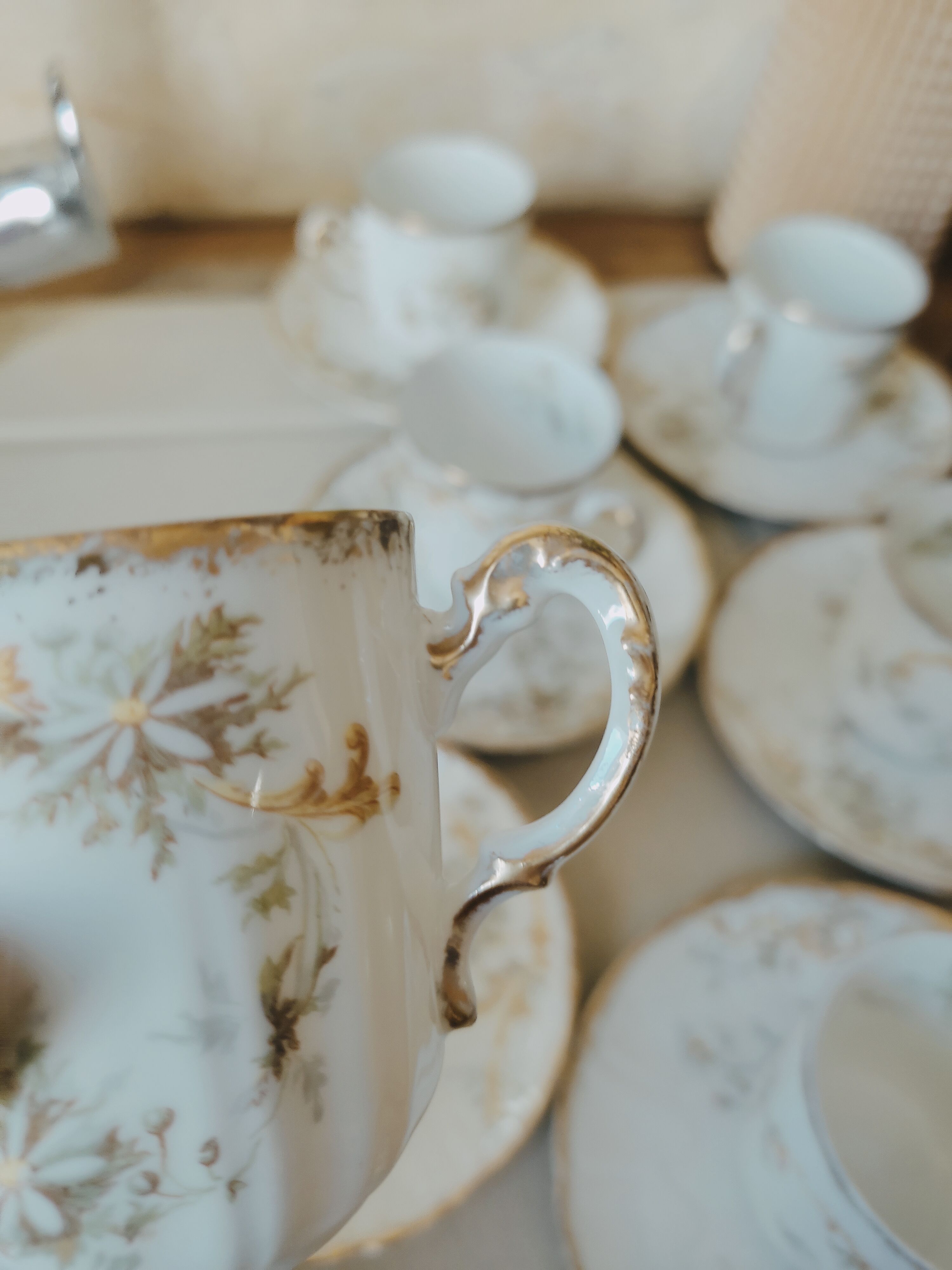 6 fine porcelain coffee cups