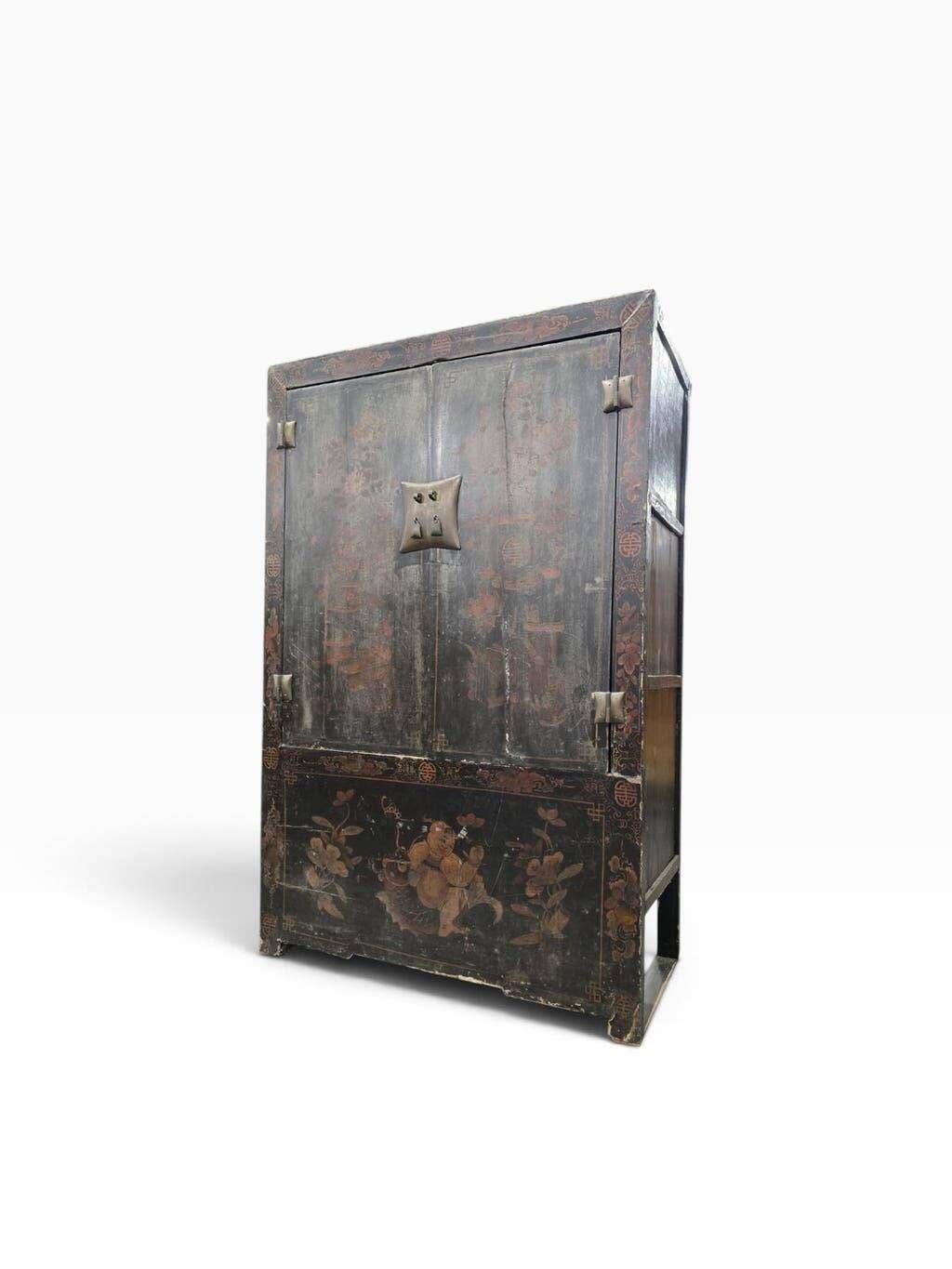 Black and red vintage Chinese furniture / wedding furniture / sideboard