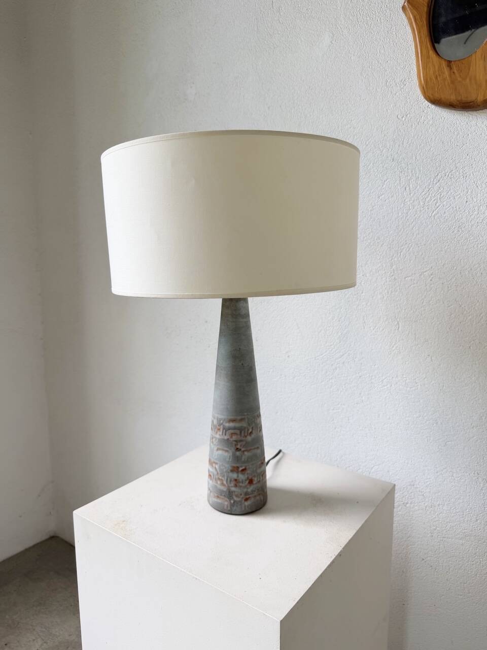 Lampe de table céramique bleue style 1950