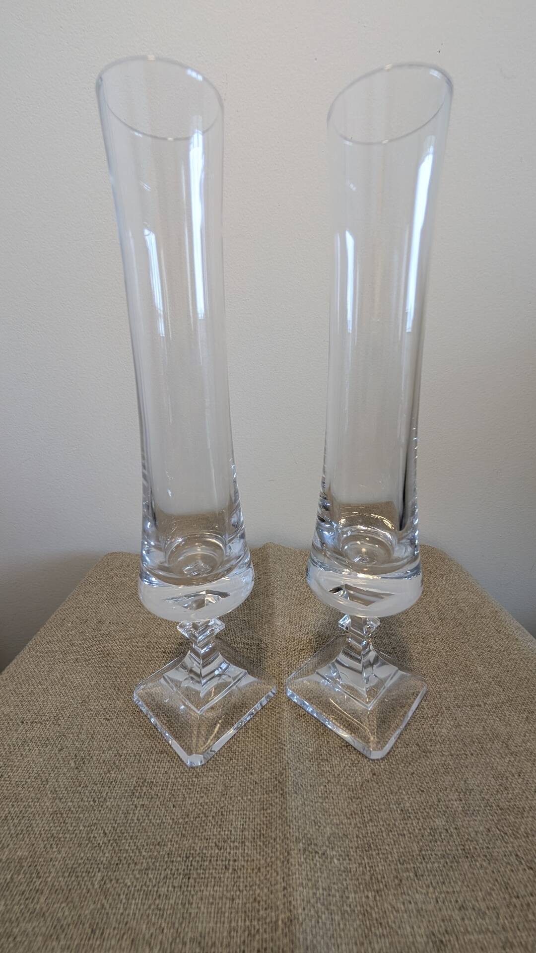 Pair of Bayel crystal flower vases – 24 cm – square bases