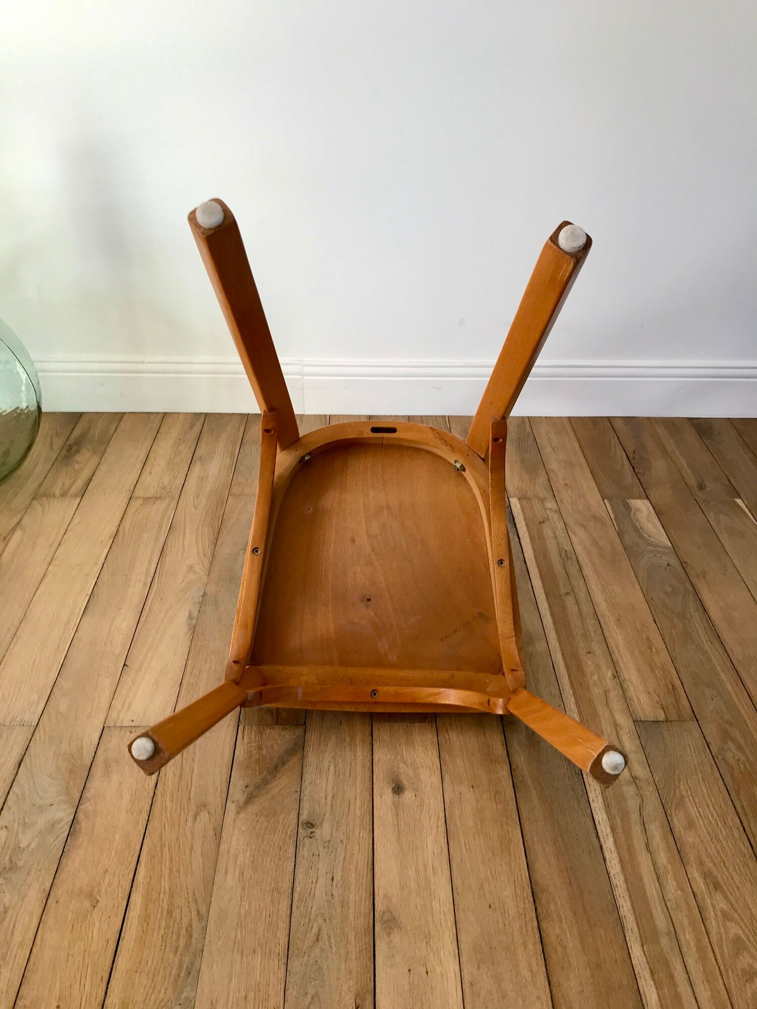 Chaise bistrot Baumann en bois de hêtre clair N°12 années 50