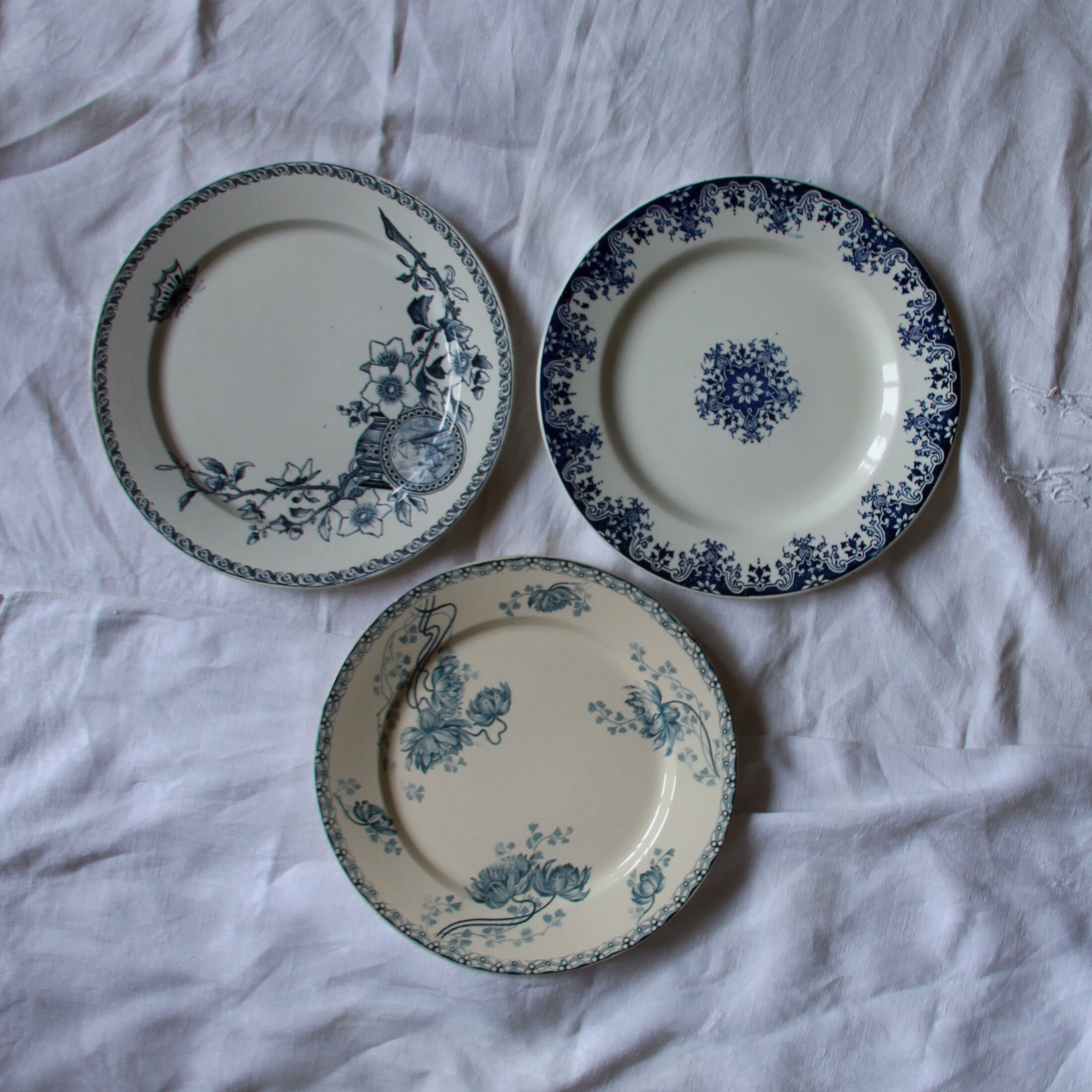 Set of 6 mismatched iron earth plates Sarreguemines Gien Royat Germaine Vichy