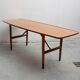 Table basse Anton Kildeberg (attr.), noyer et laiton, Danemark années 5060