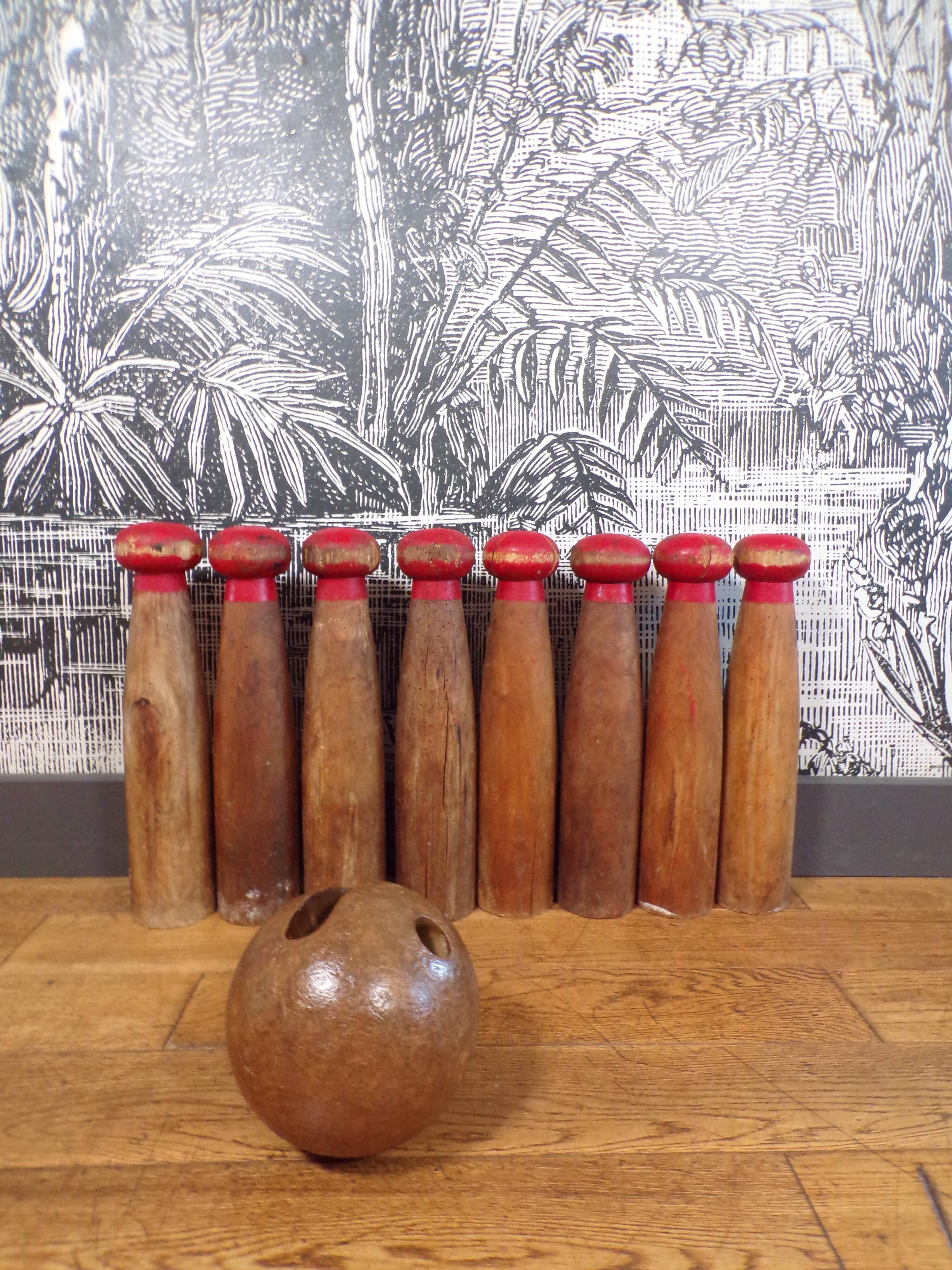 1900 wooden bowling game
