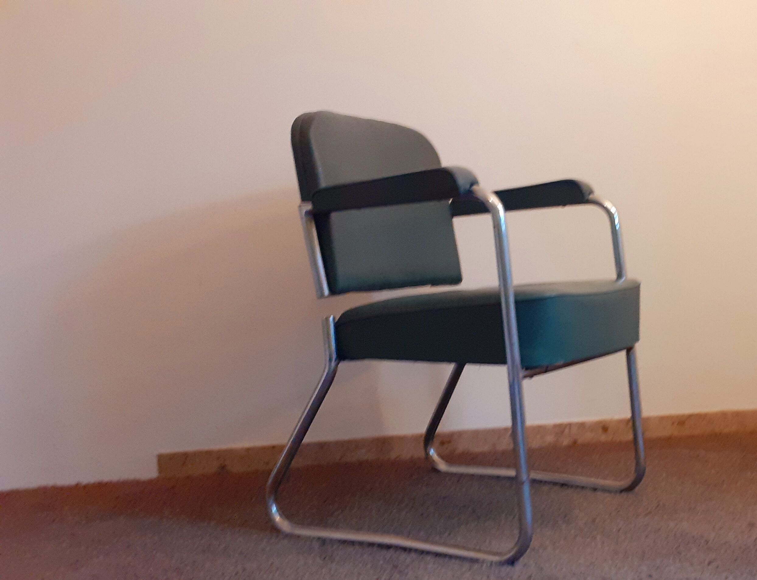 INDUSTRIAL ARMCHAIR RONEO express delivery