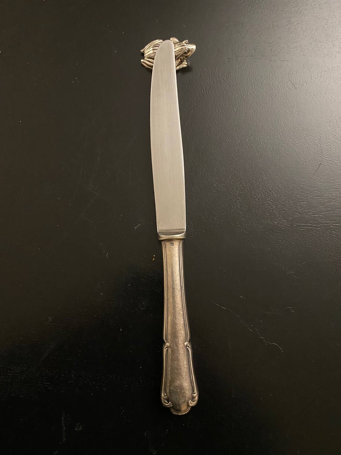 6 metal frog-shaped knife holders