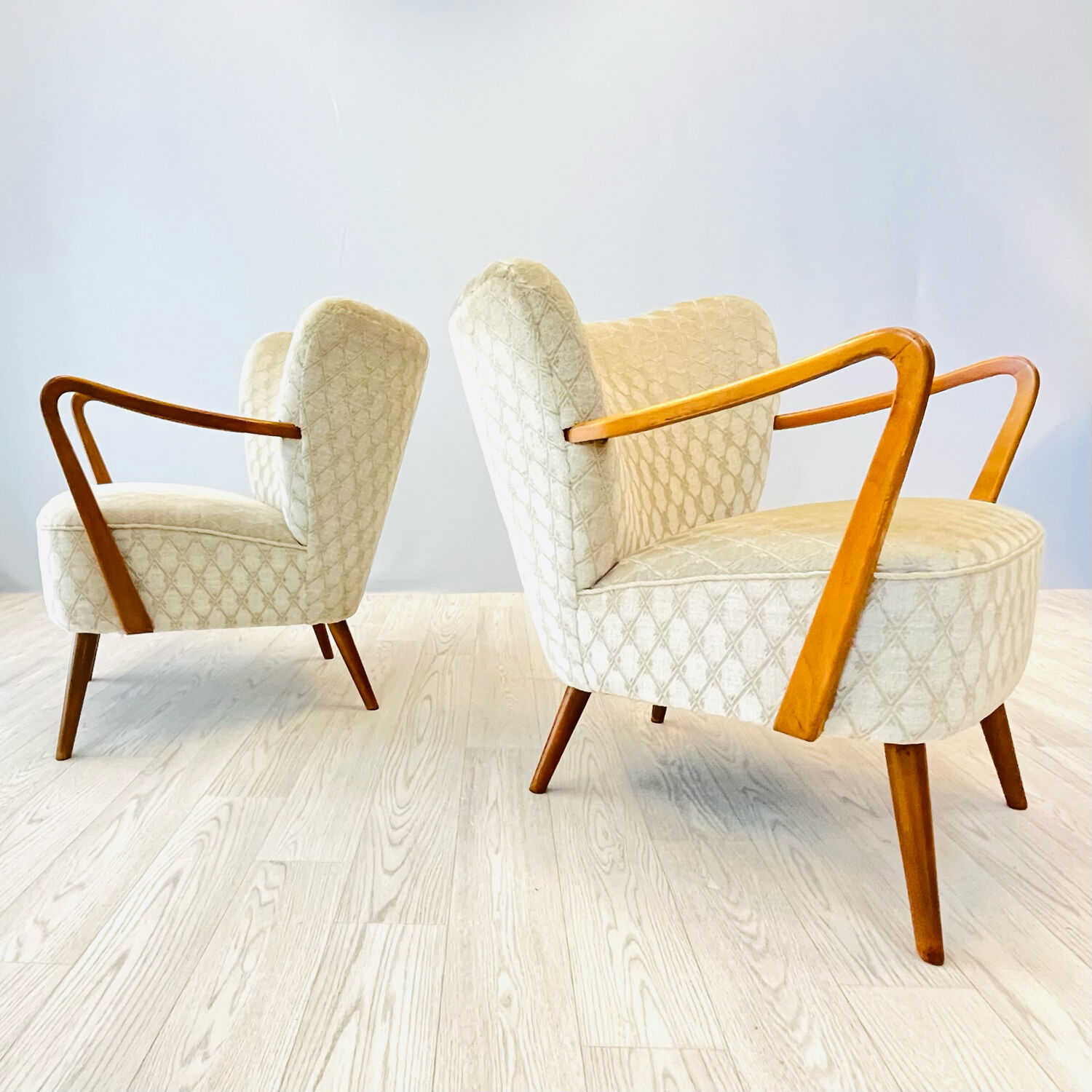 Pair cocktail chairs
