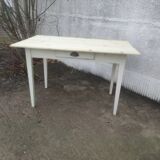 Farm table