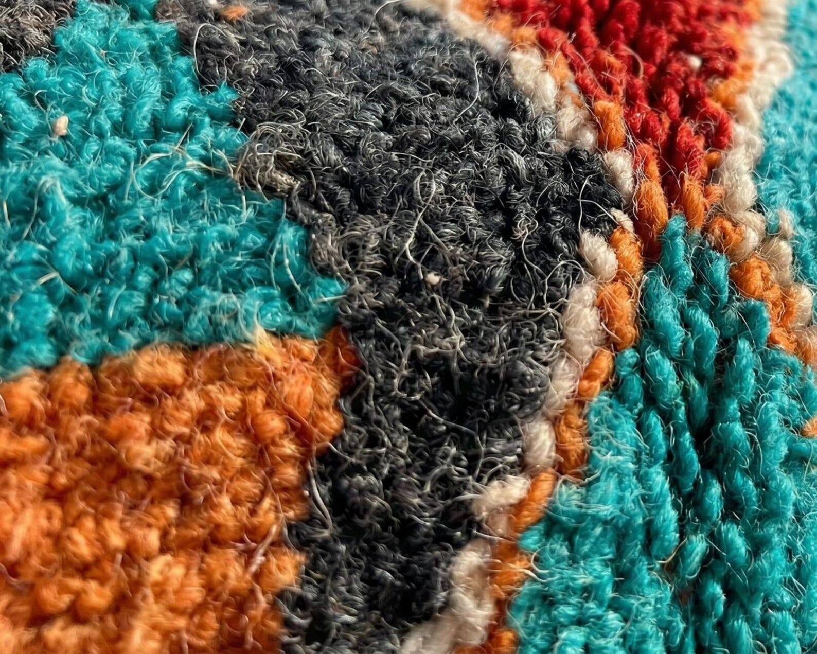 Handmade Berber rug in coloured wool 200/300cm