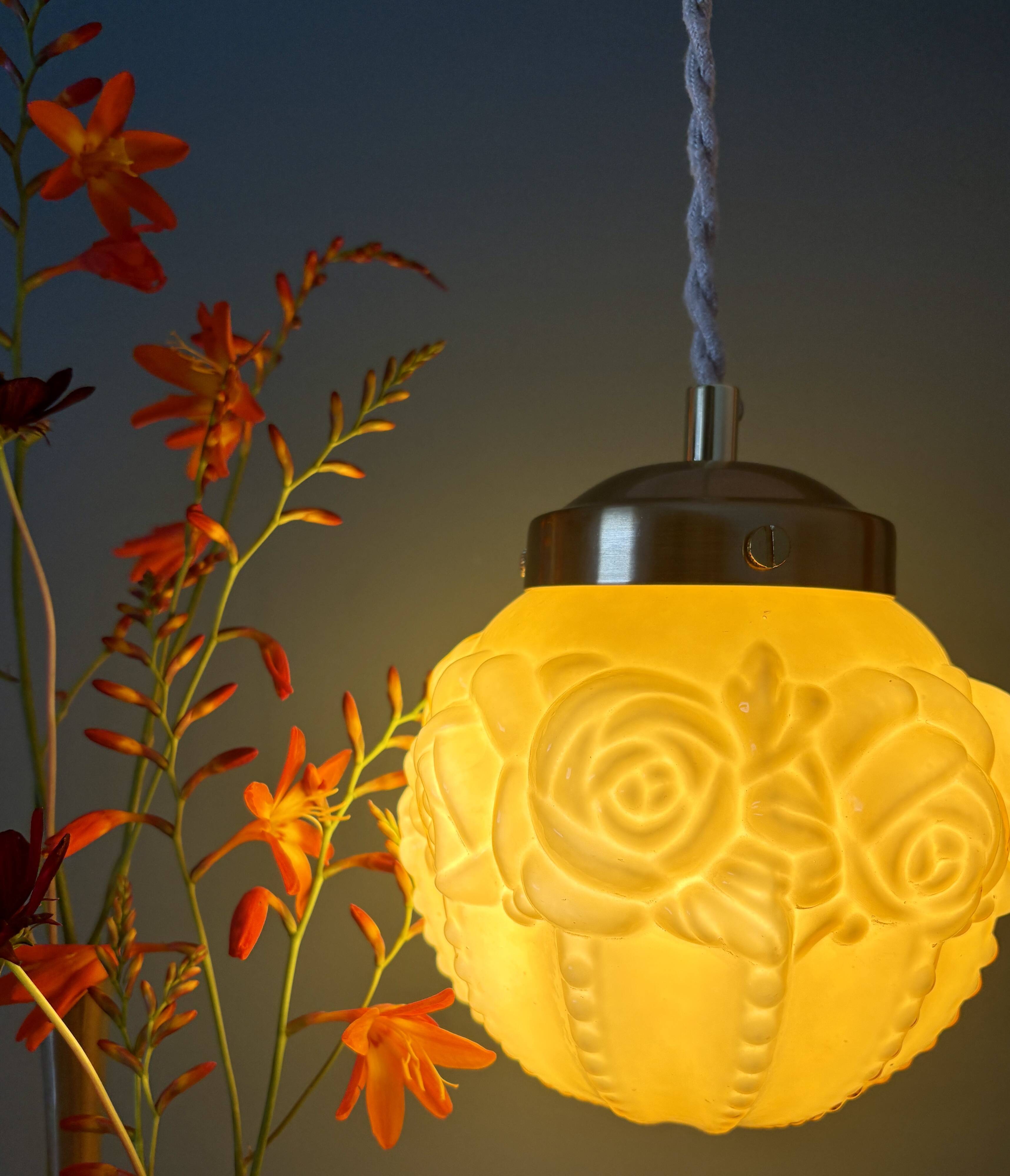 Vintage art deco globe pendant light in ochre opaline