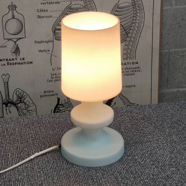 Lampe de table Ivan Jakes opaline blanche satiné 1960