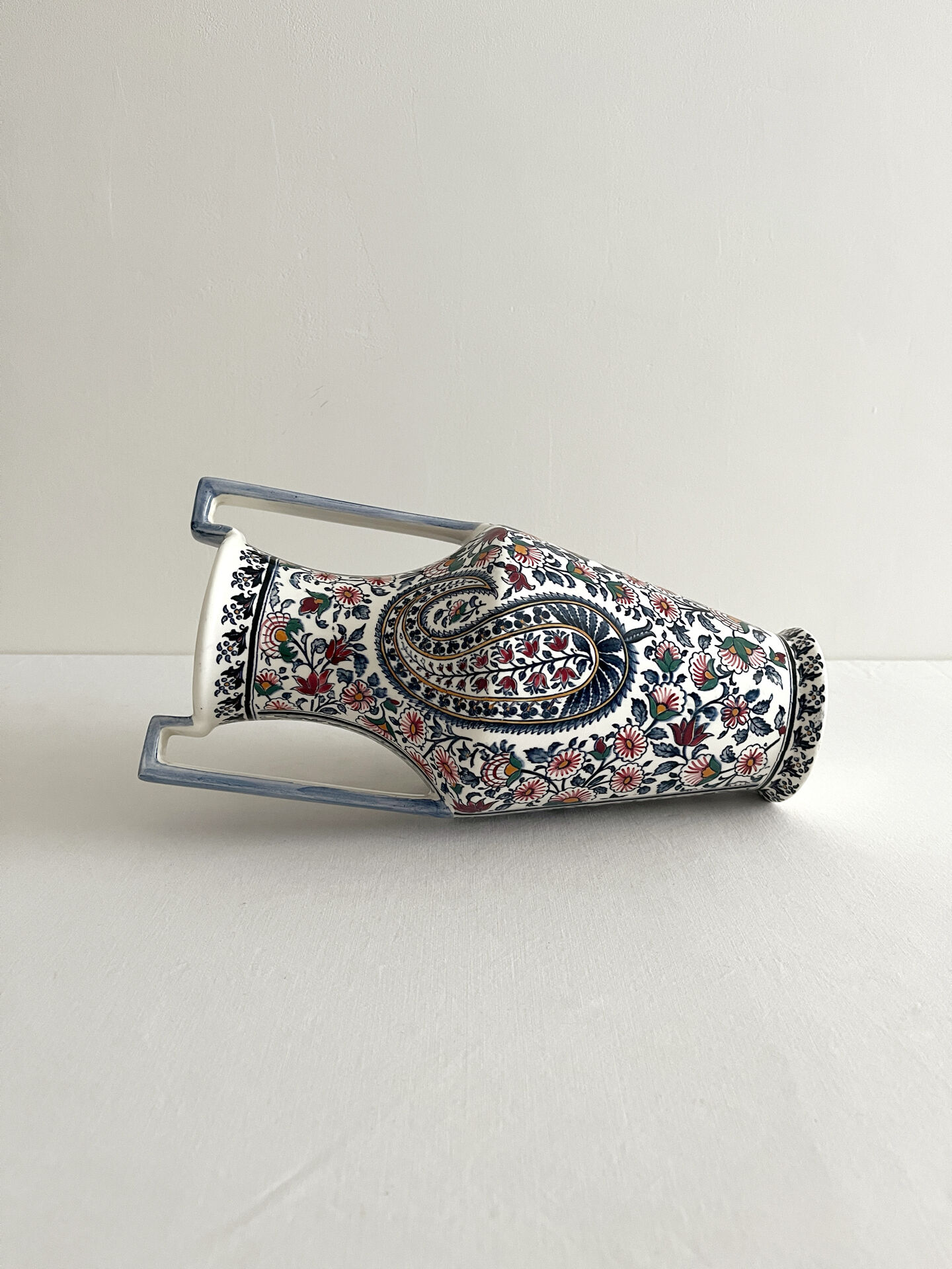 Vase amphore « cachemire » en faïence de Gien