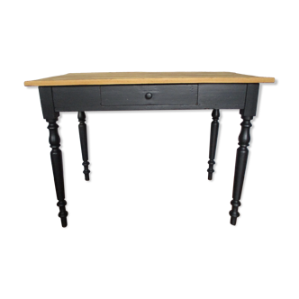 Farm table