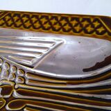Plat 61cm brun kaki Digoin relief poisson
