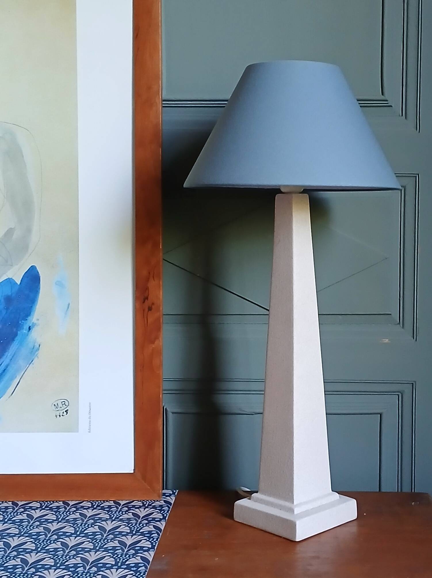 Obelisk lamp with stone effect & deep blue-grey shade, circa 1980.
