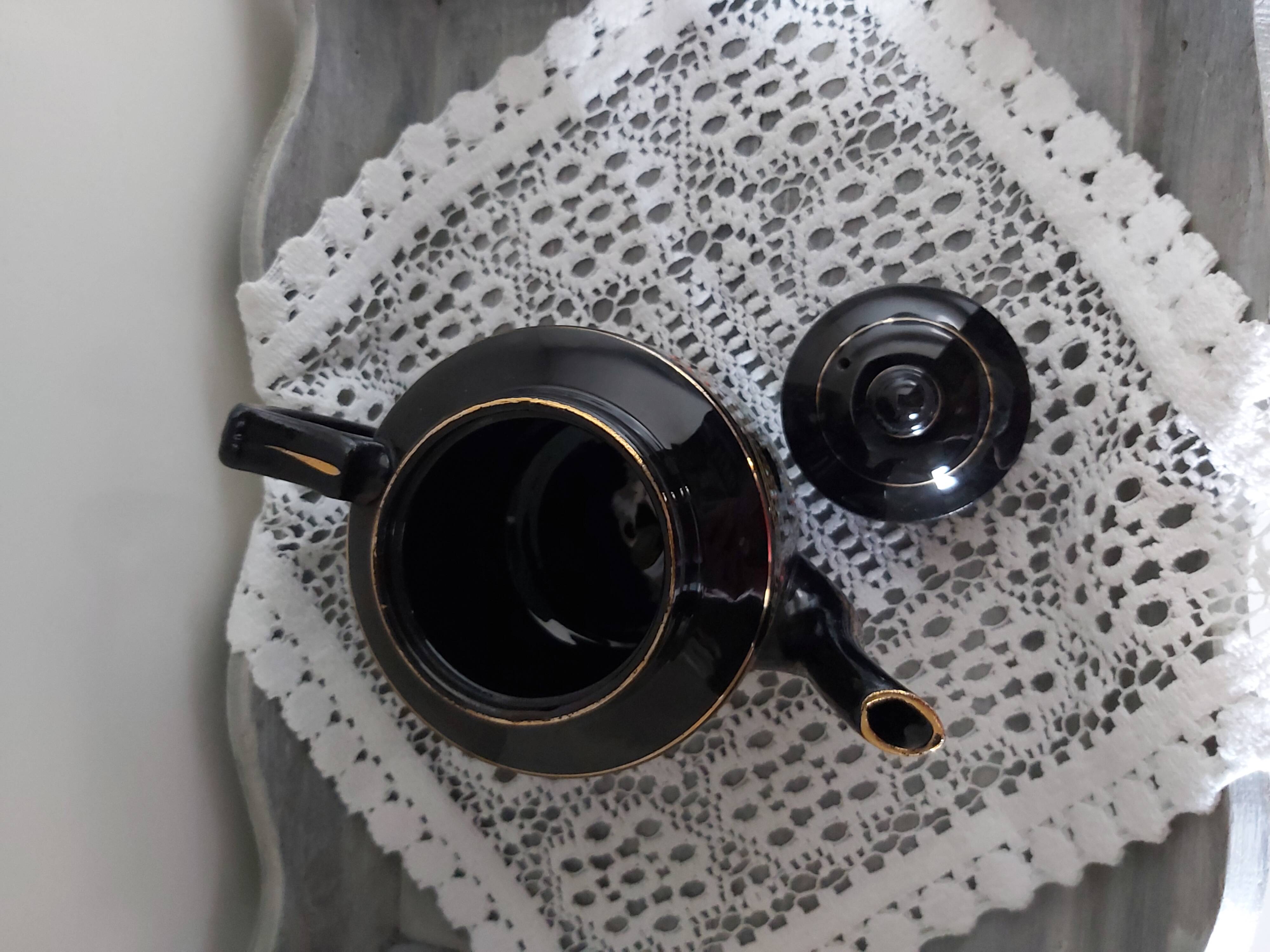 English porcelain teapot garland pattern