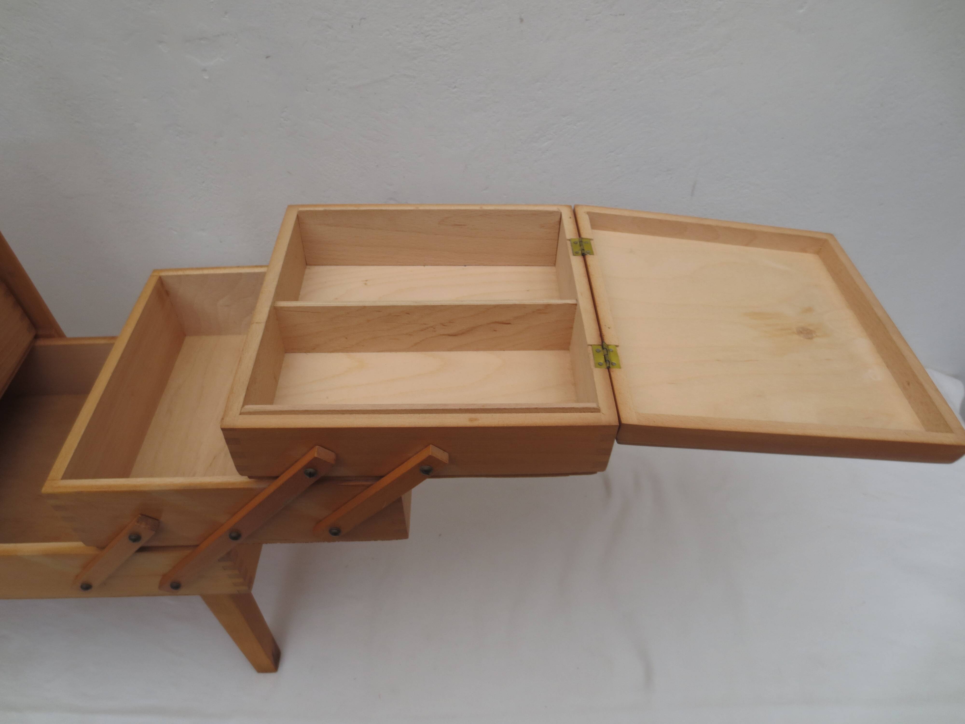 Nice-sized worker, in light varnished wood