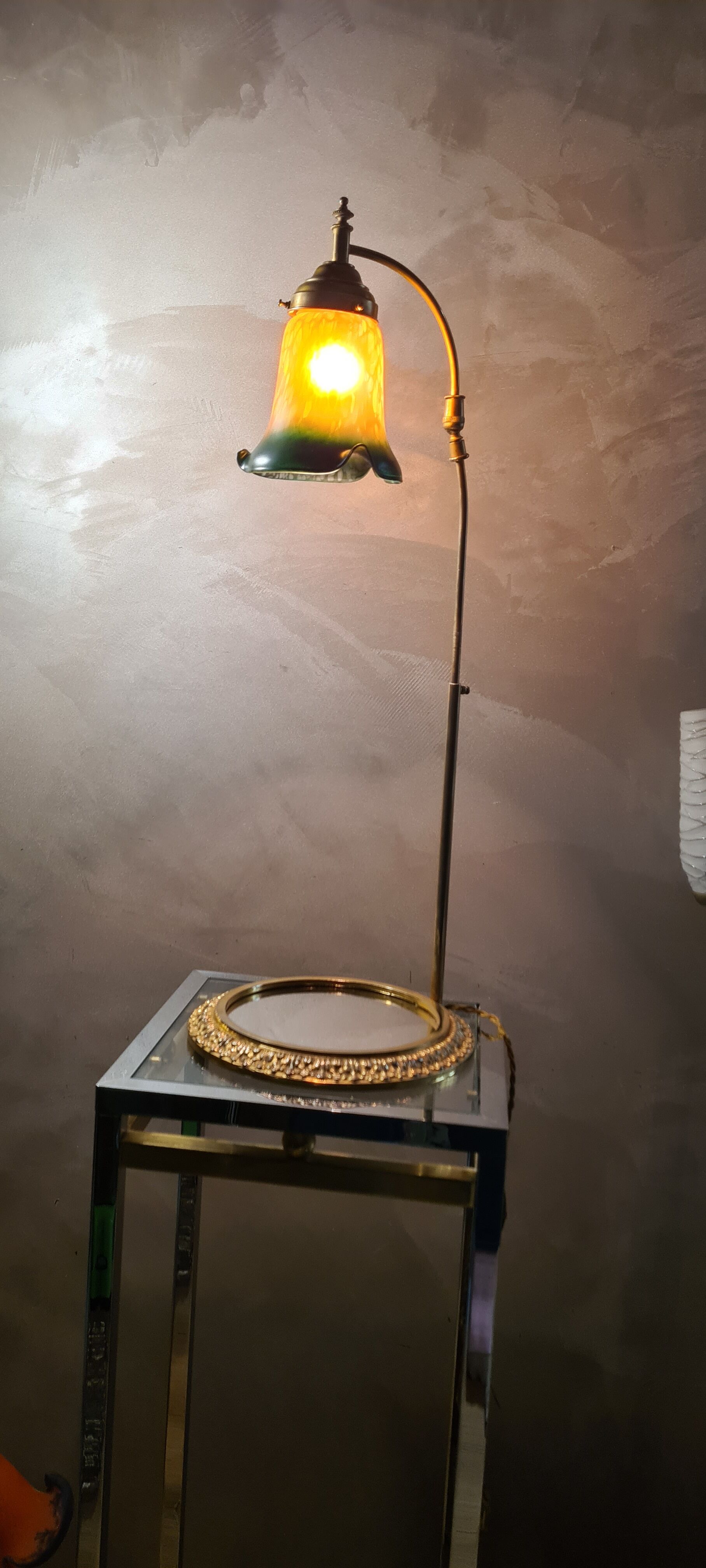 Art deco style lamp