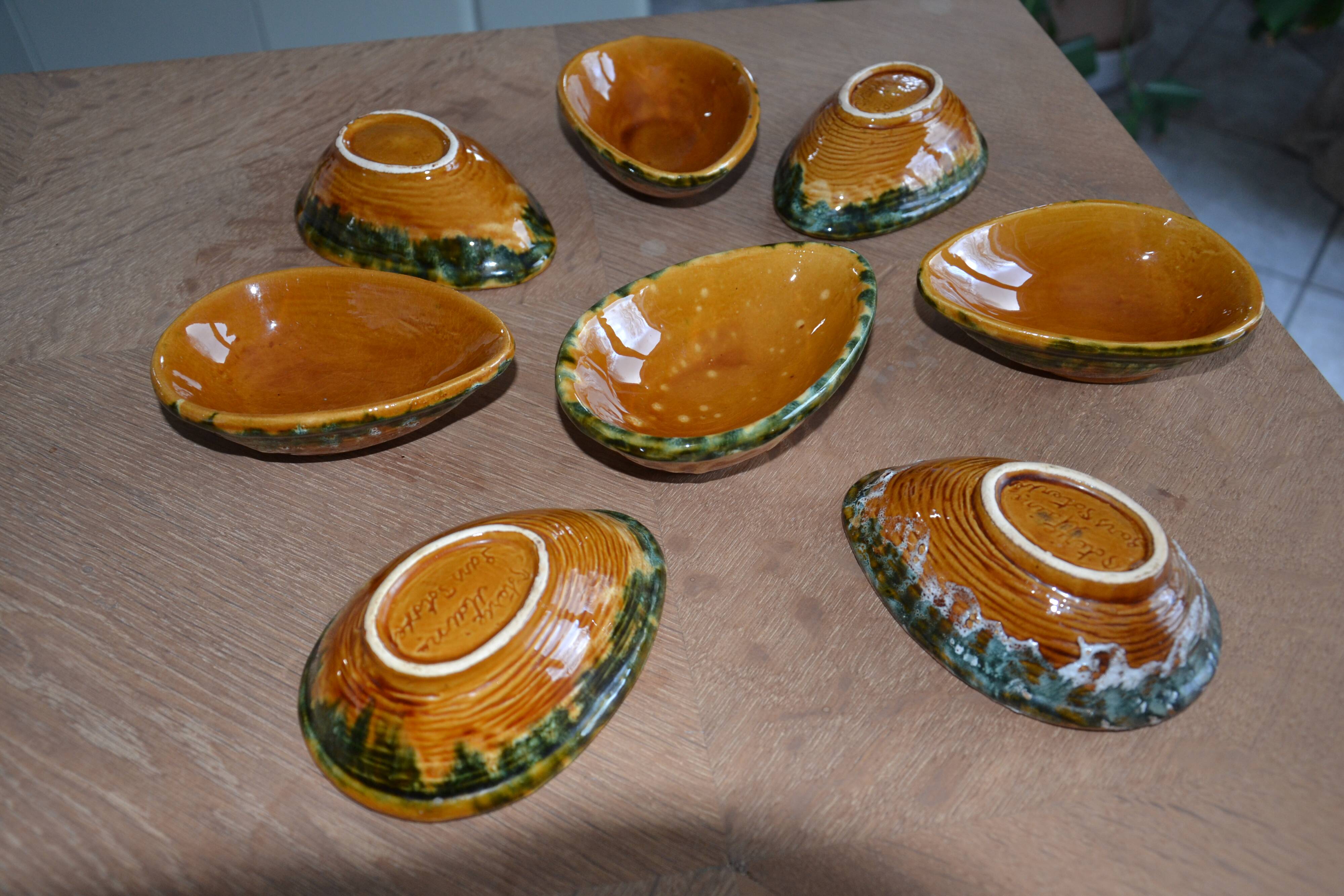 8 ceramic avocado bowls from Sars Poteries