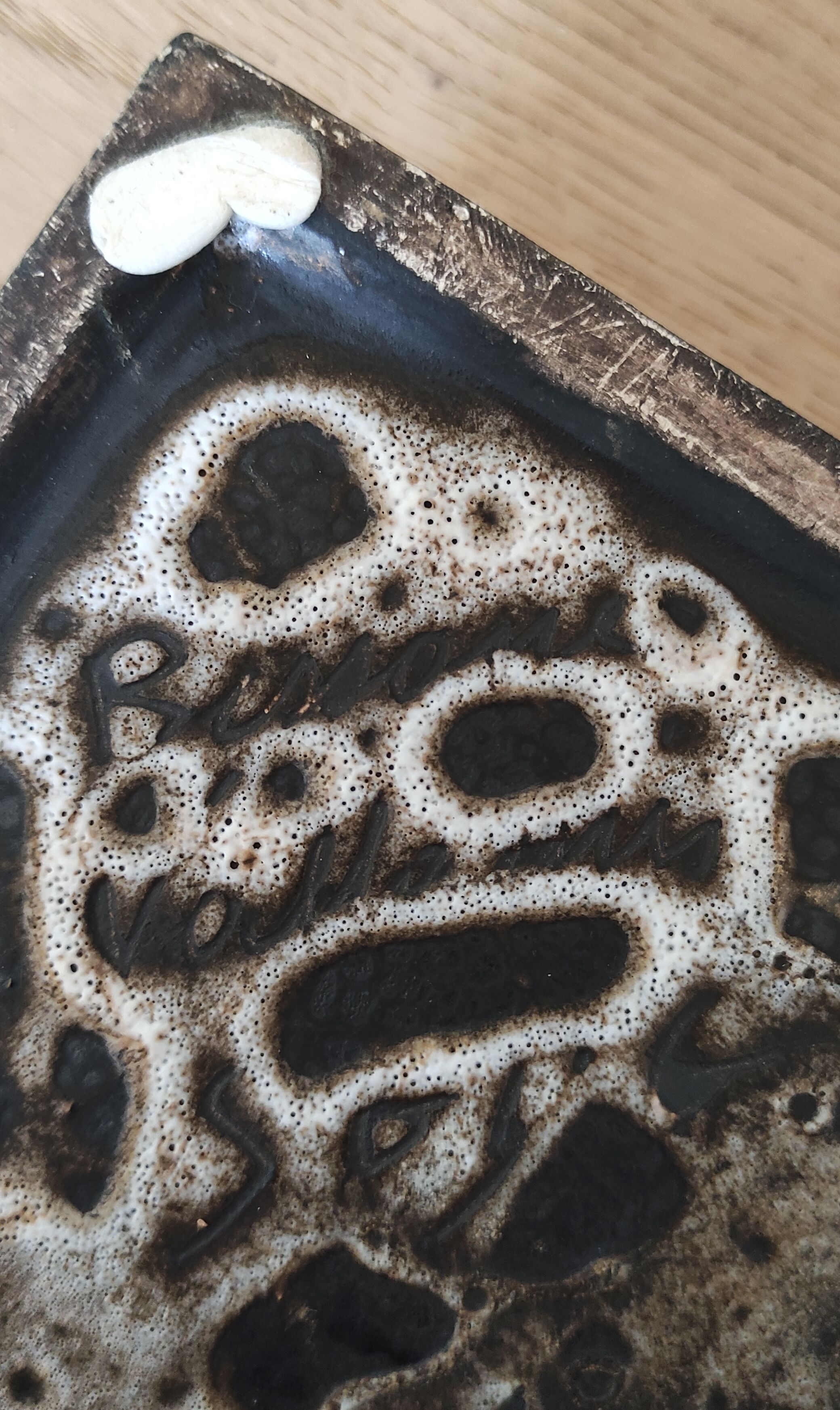 Empty pocket with lid signed Bessone (Vallauris)