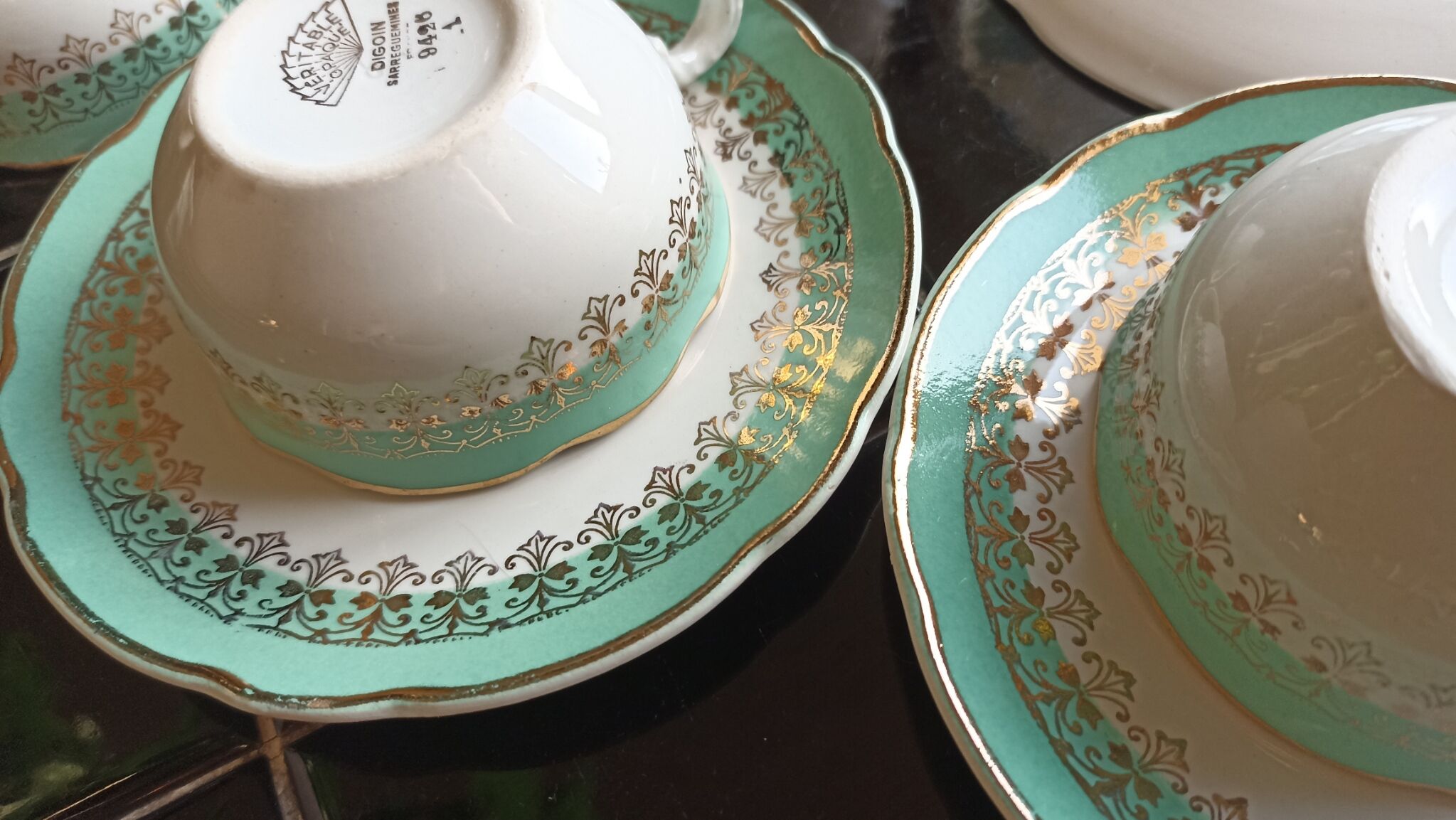 Service à café Digoin Sarreguemines vert menthe et dorure
