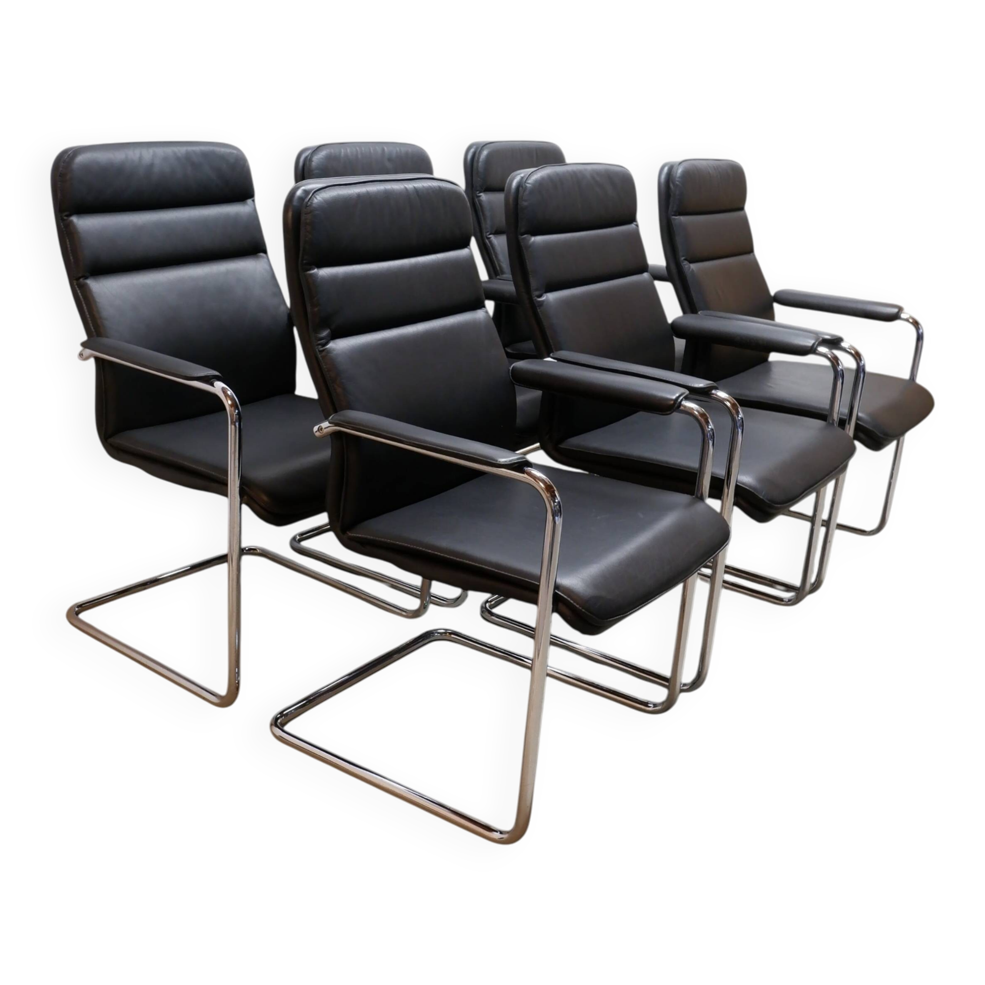 Set of 6 Black leather Thonet chairs