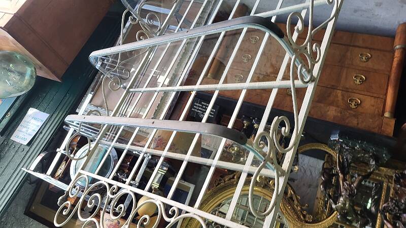 Etagere boulangere ancienne en fer forge a 5 niveaux