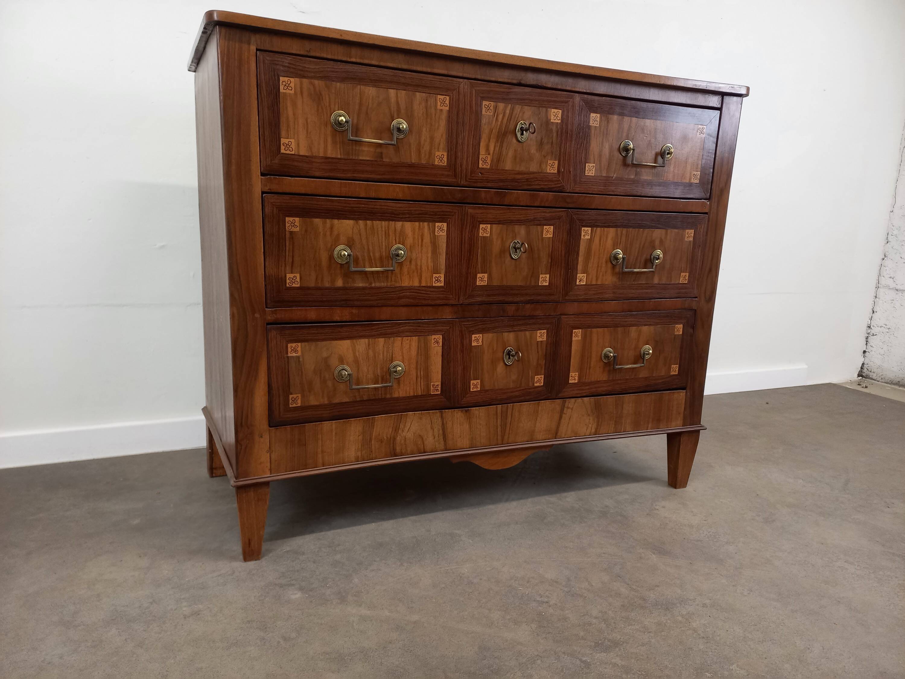 Commode de style Louis XVI