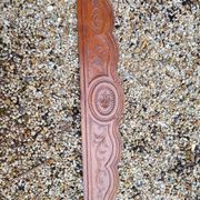 Fronton en bois sculpté vers 1800