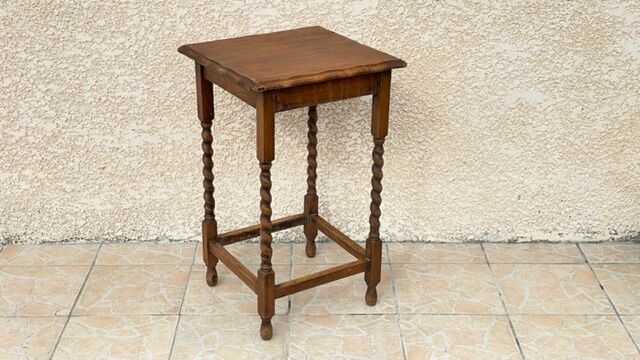Side table in the countryside style in turned wood