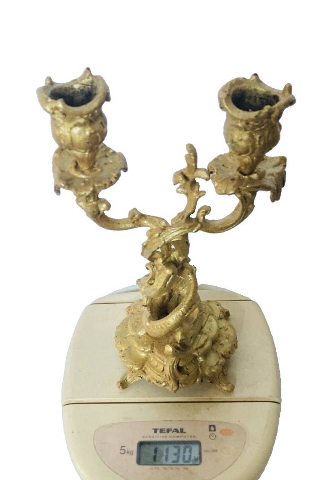 Chandelier Louis XV St Louis from the 19th century decorated with dolphins.