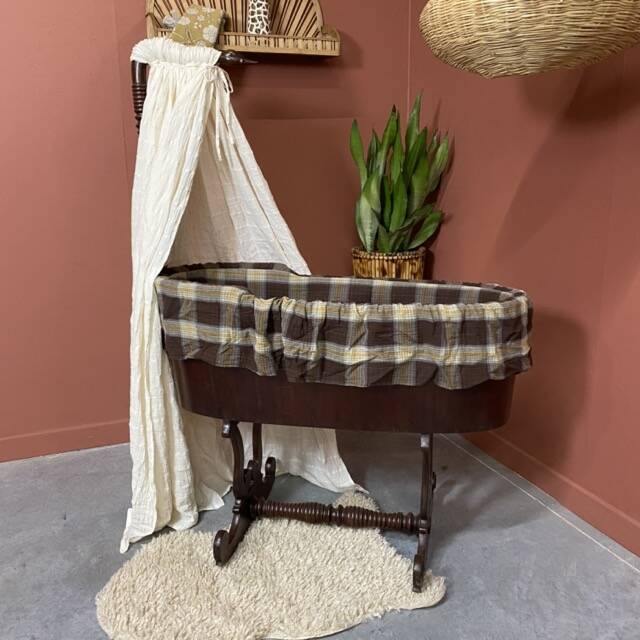 Berceau à bascule en bois 19ème